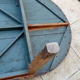 Old oval farm table 2m42