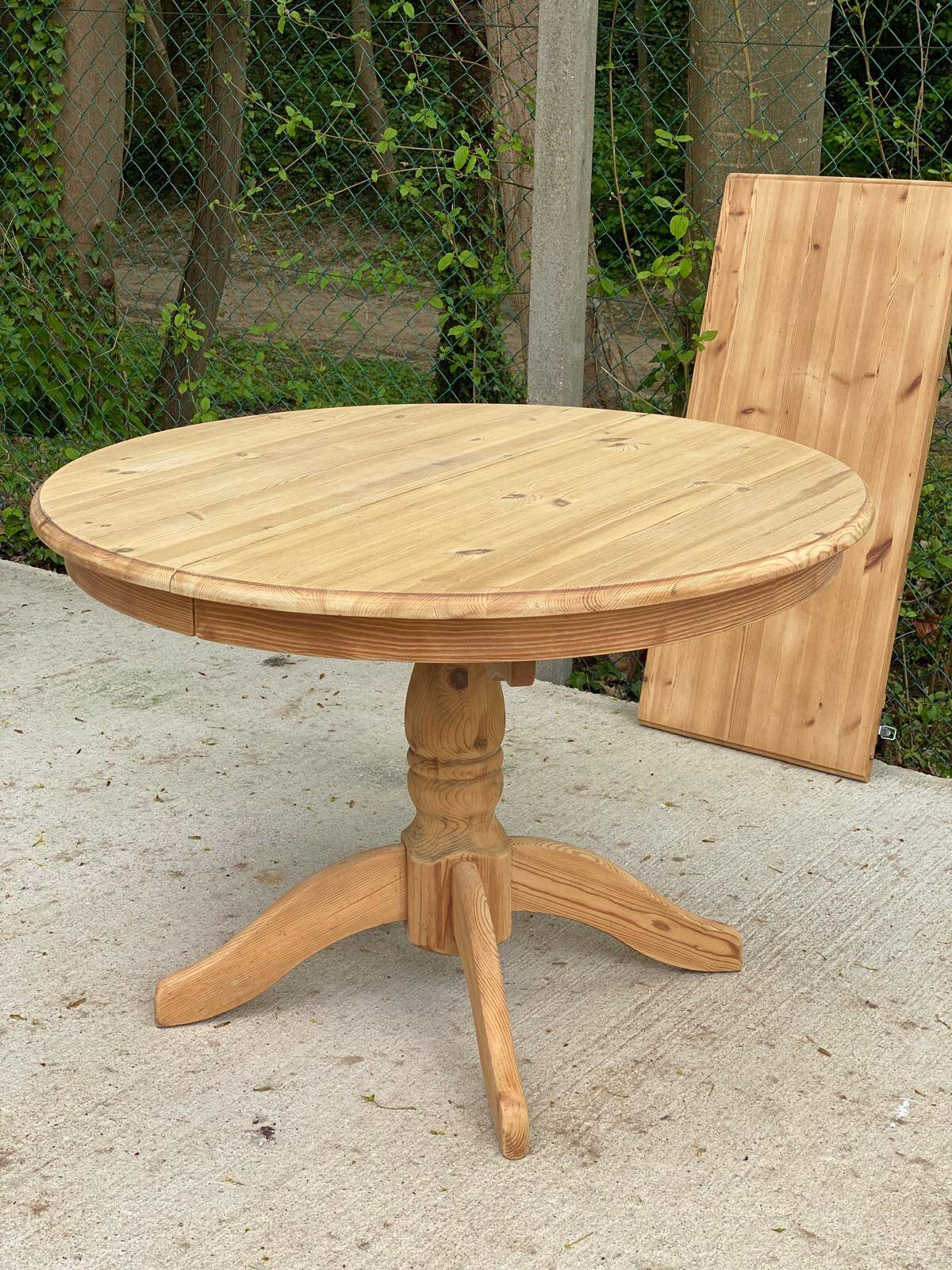 Extendable oval round table with central leg, renovated in raw solid wood, 105cm