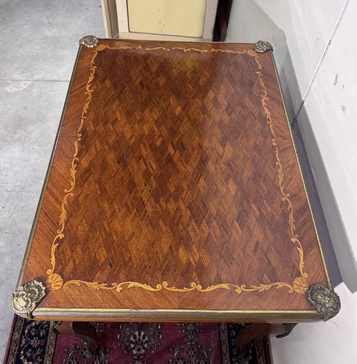 Table à jeu en marqueterie de style louis XV époque fin XIXeme