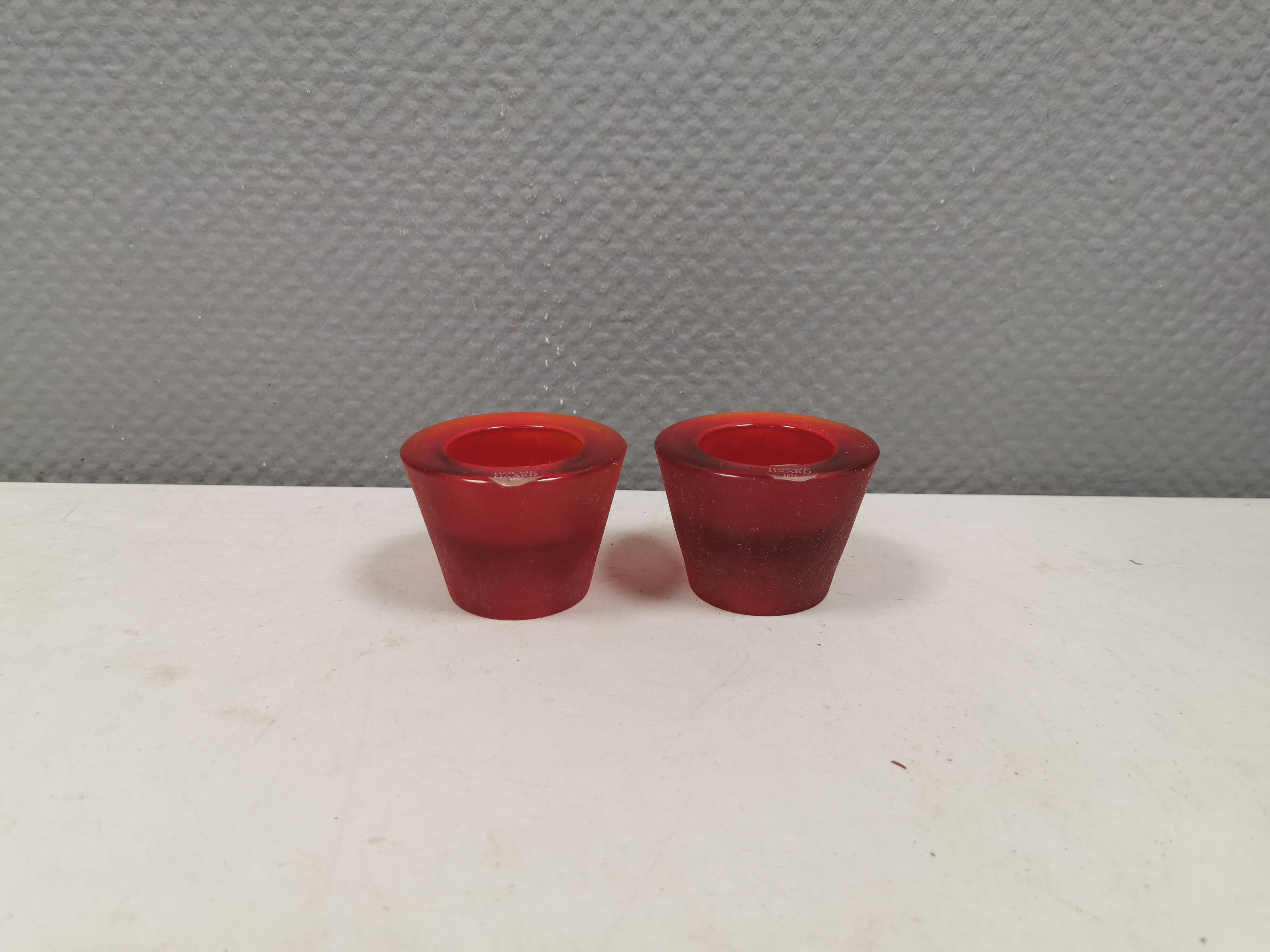 Reversible glass candlesticks with a conical shape for tealights or candles