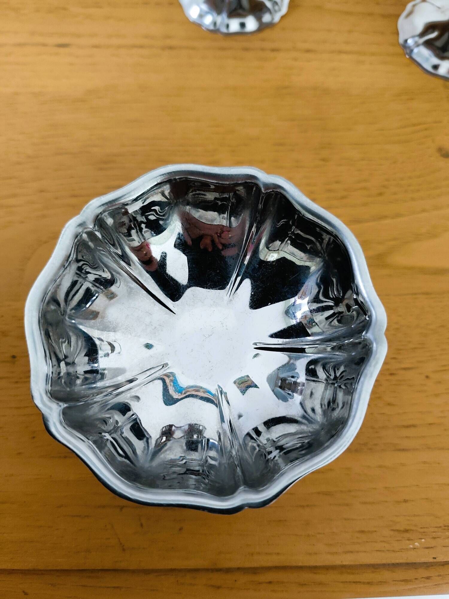 Vintage stainless steel ice cream bowls in a set of 6.
