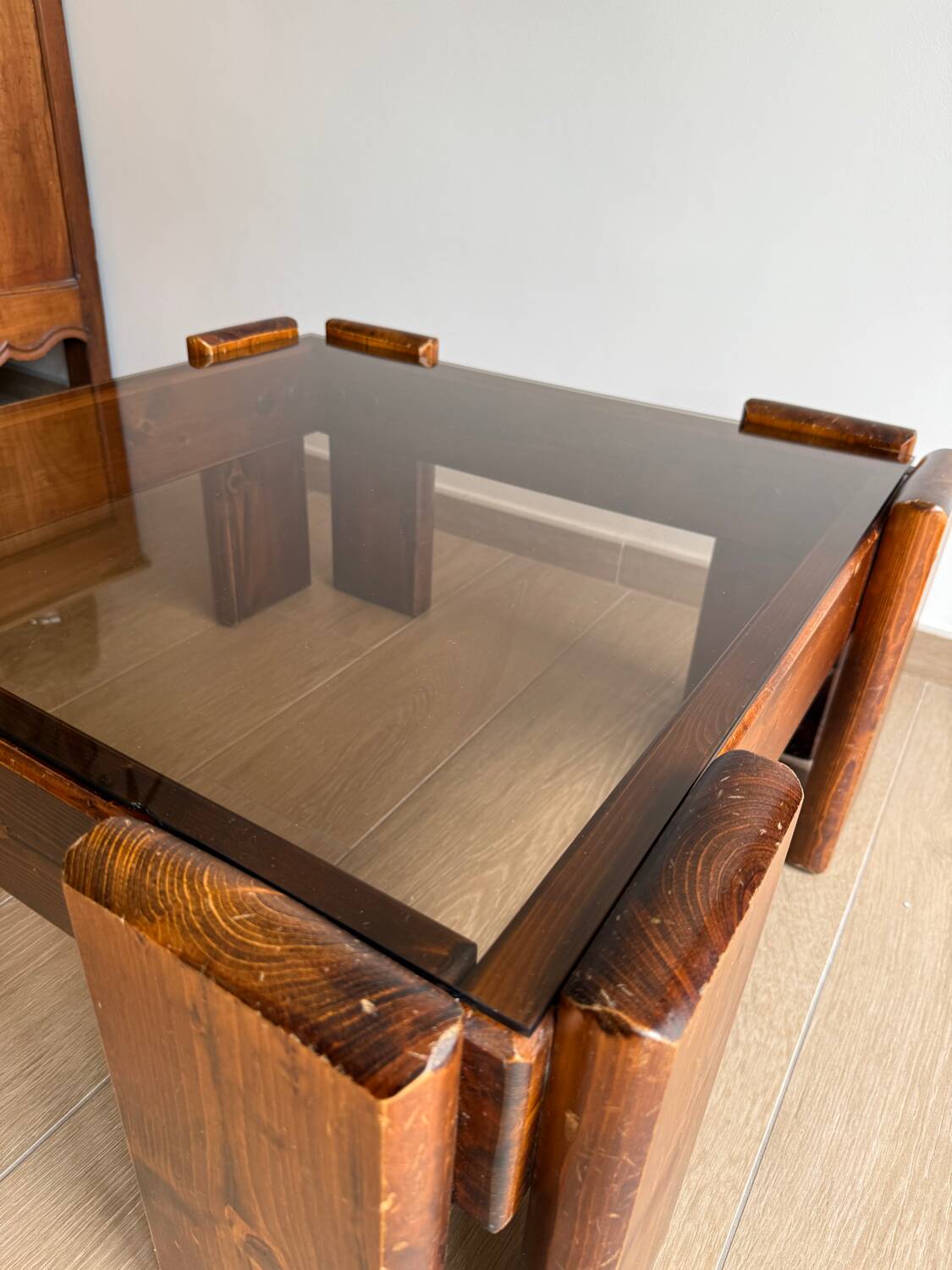 Square coffee table in solid wood and smoked glass – 70s