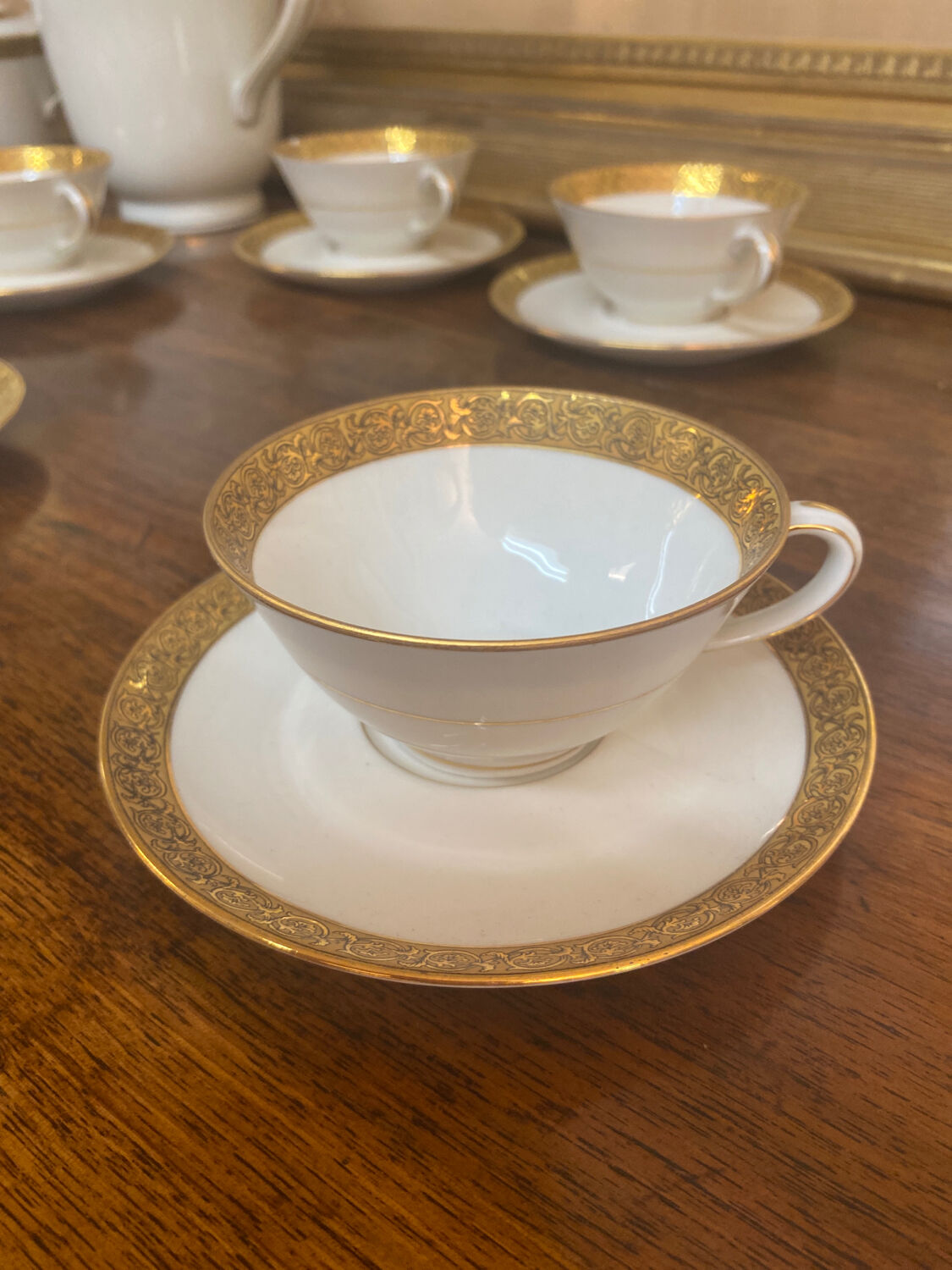 Service à café en porcelaine de Limoges