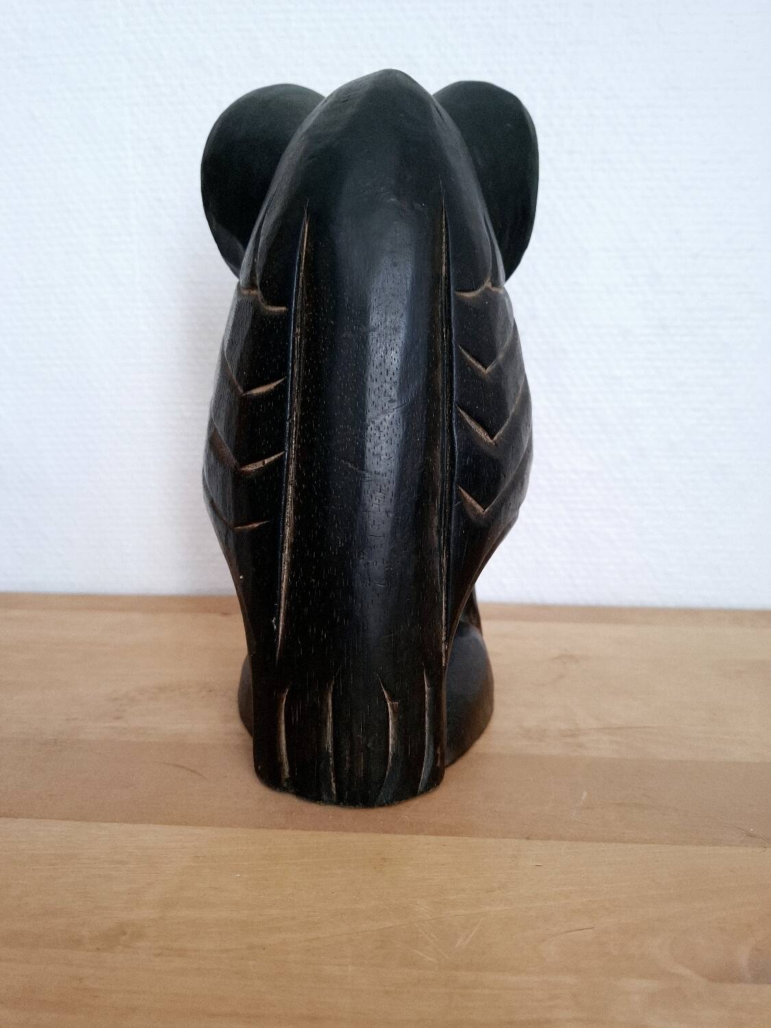 Chouette en bois sculpté vintage
