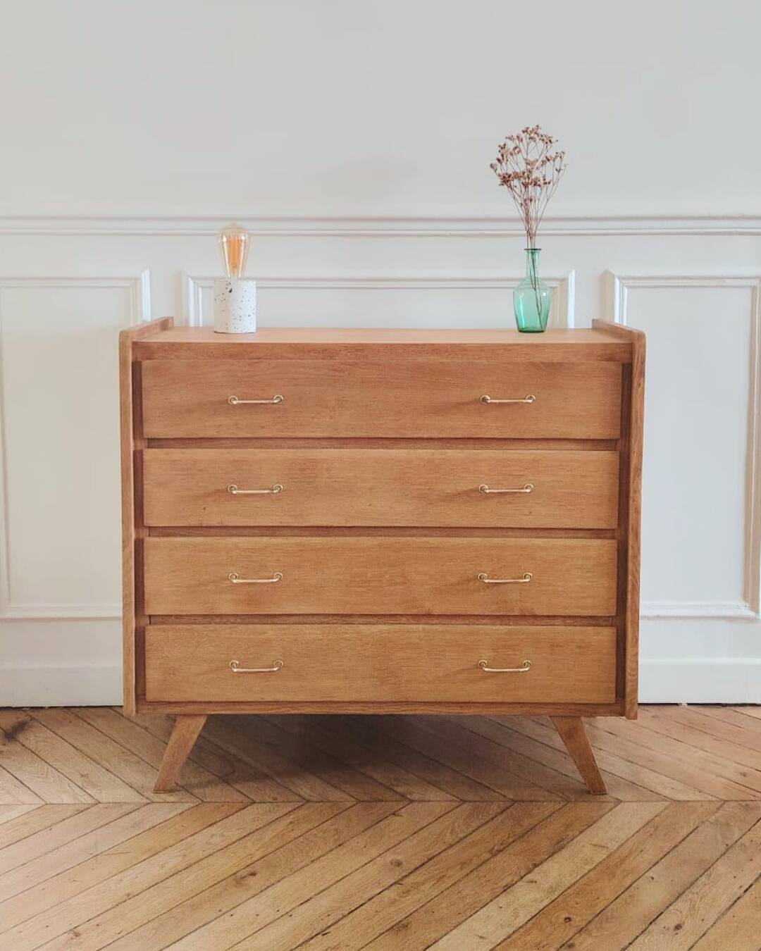 Commode vintage rénovée de style scandinave en chêne massif, années 50-60