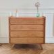Commode vintage rénovée de style scandinave en chêne massif, années 50-60