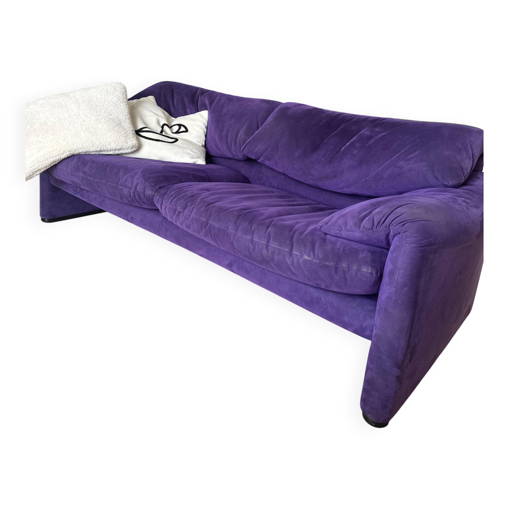 Cassina Maralunga 2 Alcantara purple