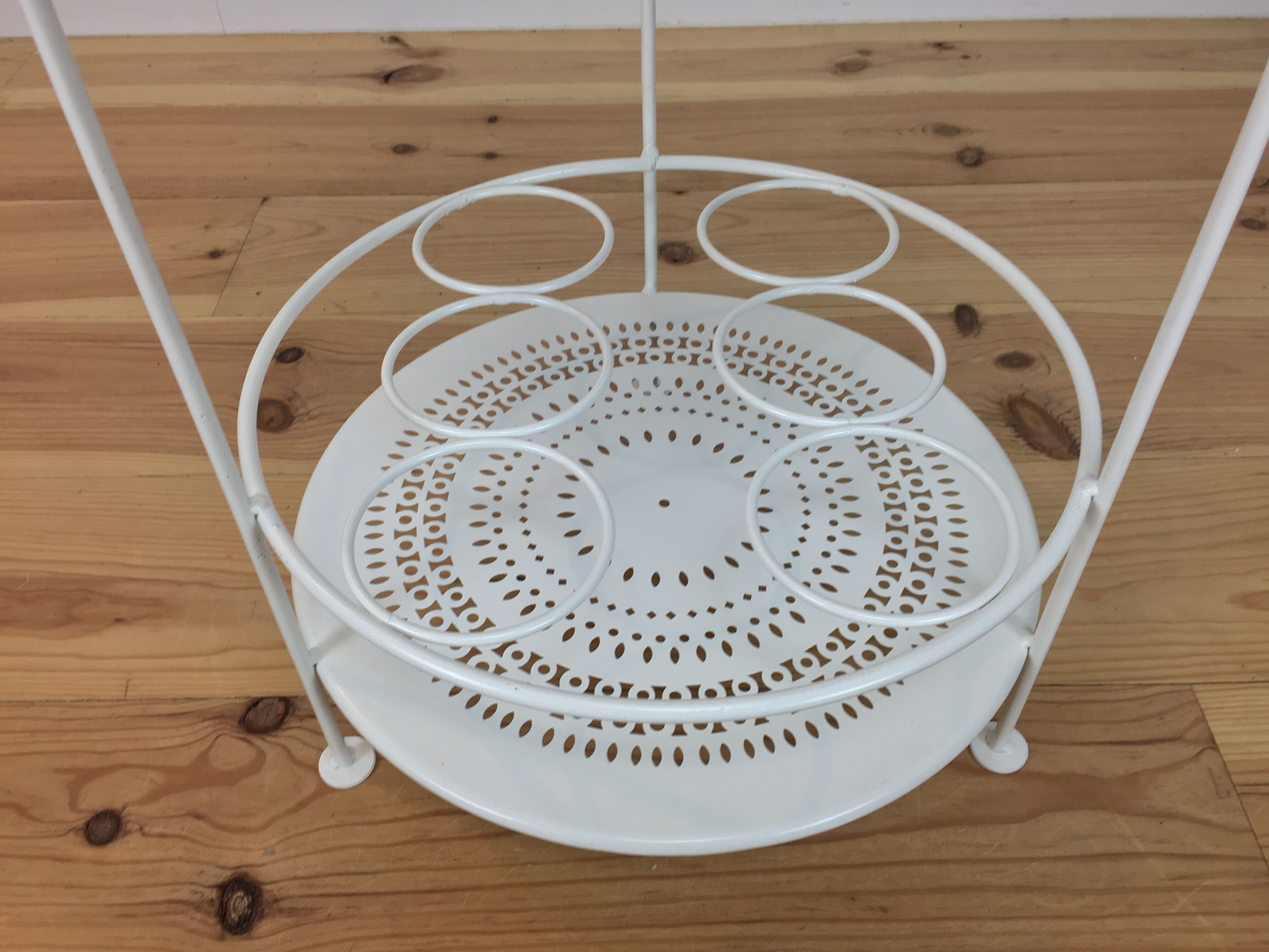 Dessert perforated sheet metal and white wrought iron, round, by Fermob