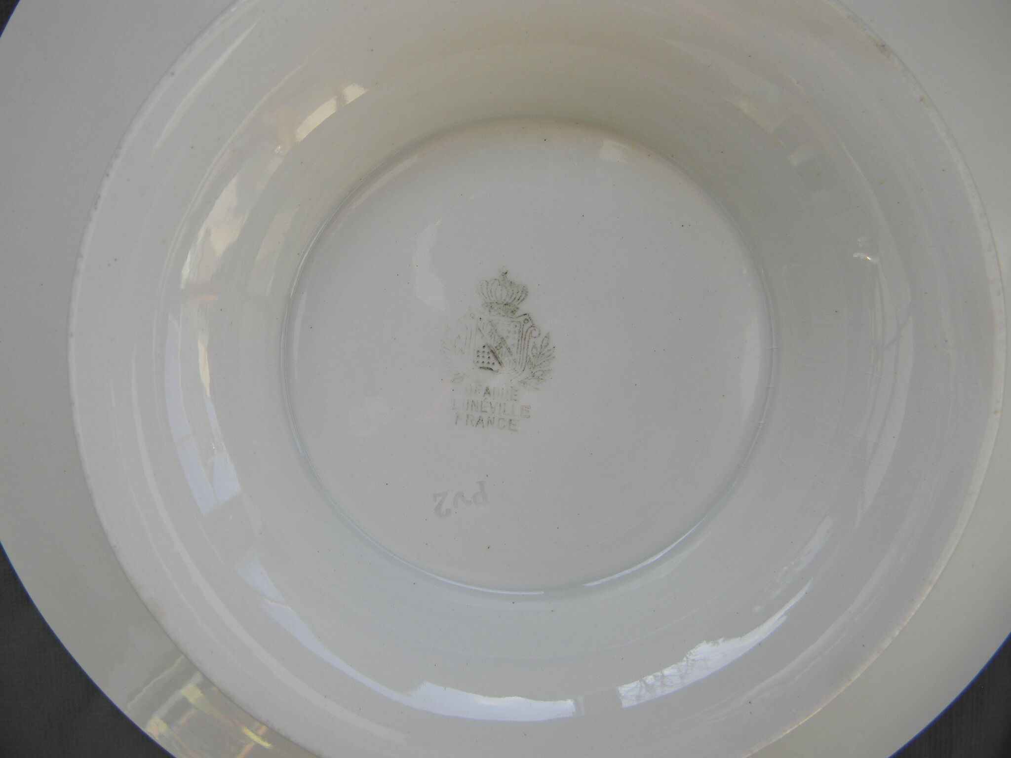 Cake plate, earthenware cup from luneville