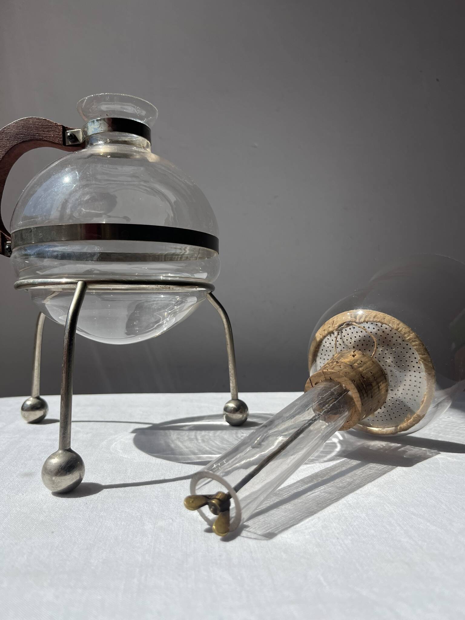 Old Mona vacuum coffee maker