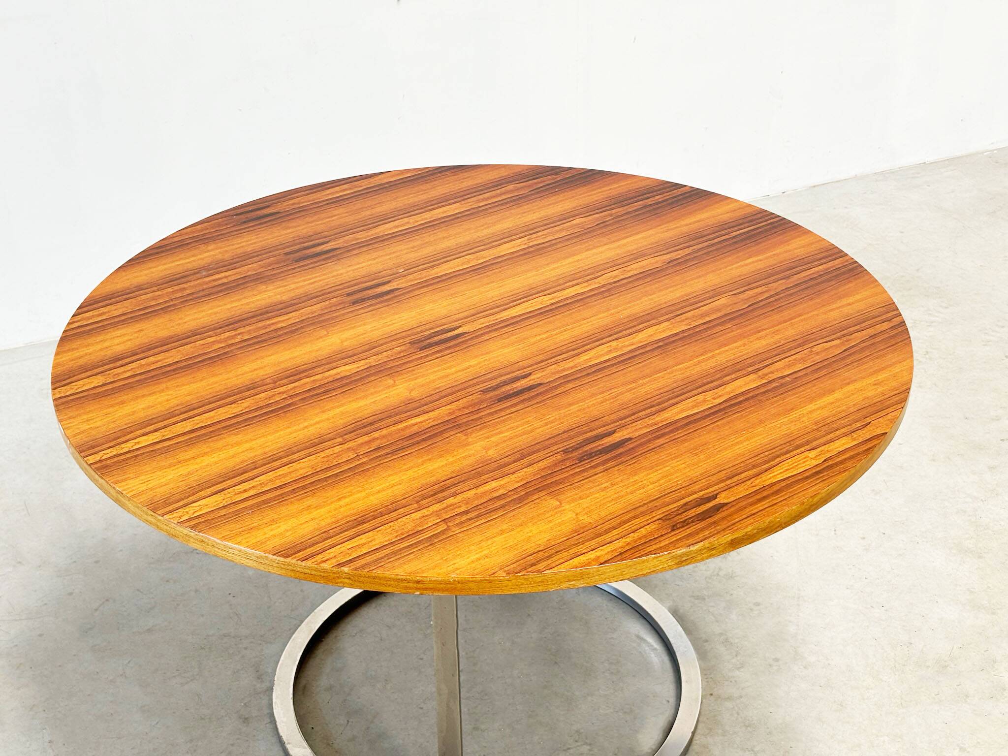 Italian rosewood round dining table