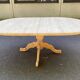 Extendable round dining table with central leg, renovated in solid wood, 200cm