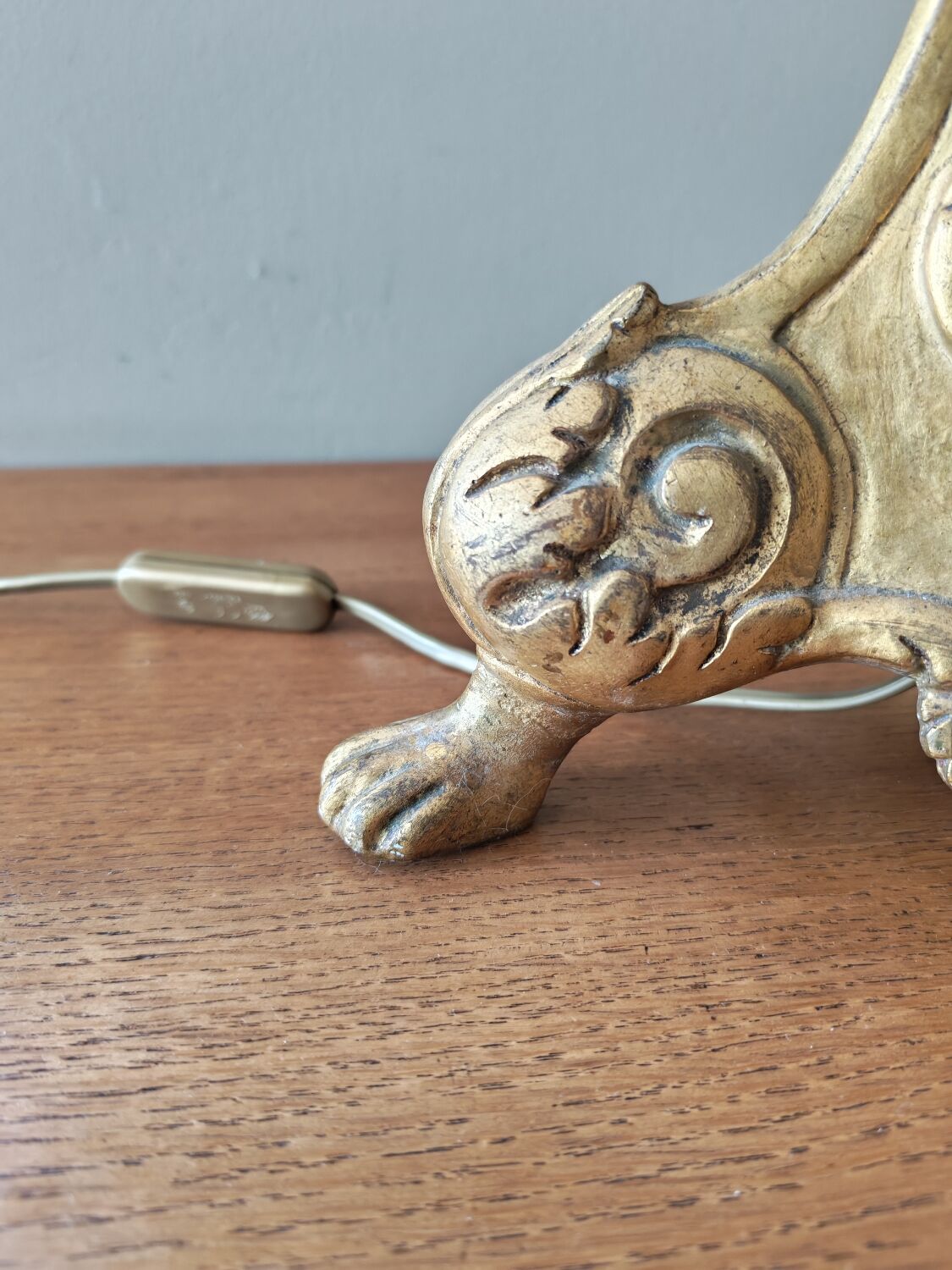 Golden wooden lamp base