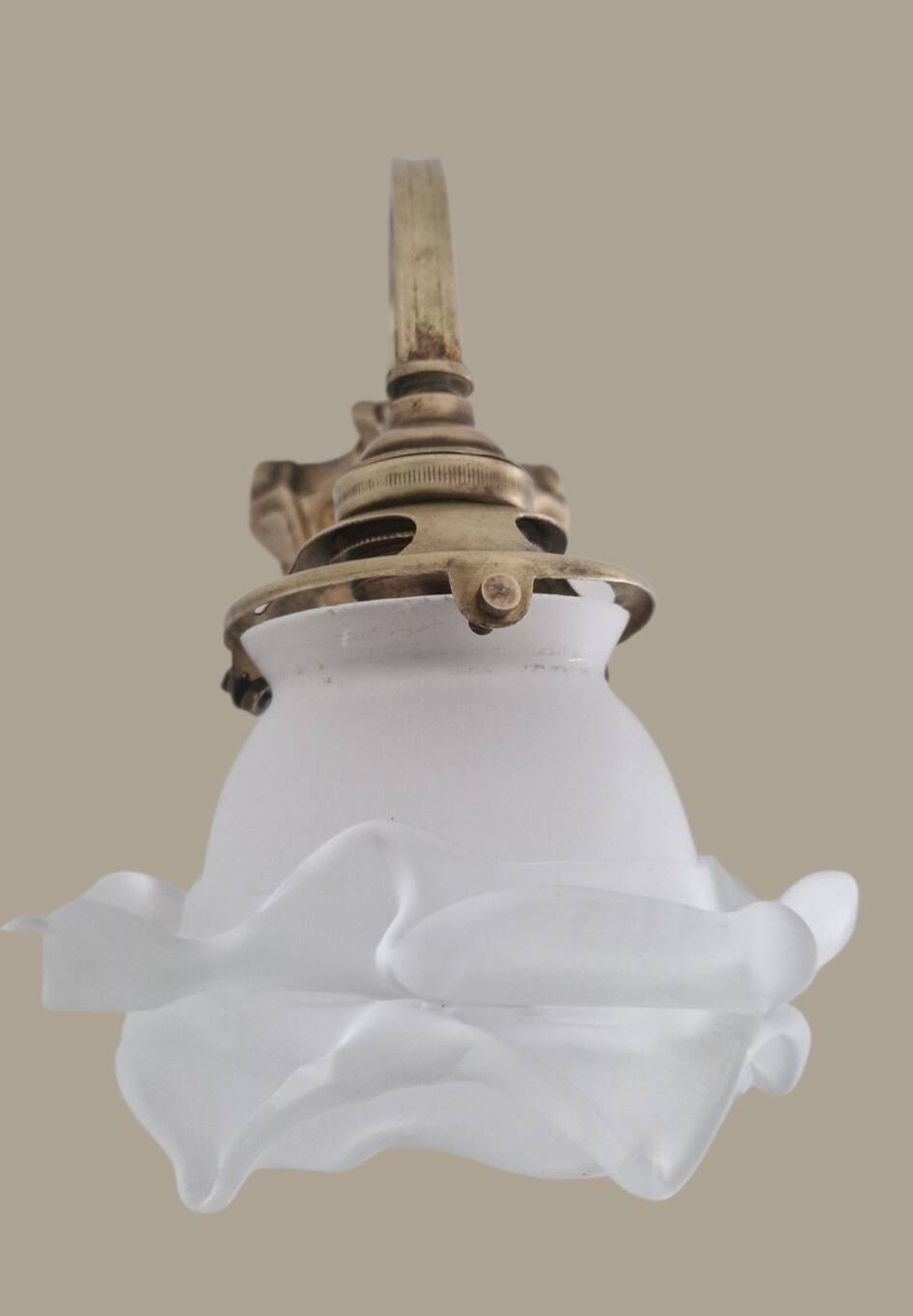 Art Nouveau wall light in gilded bronze - Frosted glass tulip - Period 1900