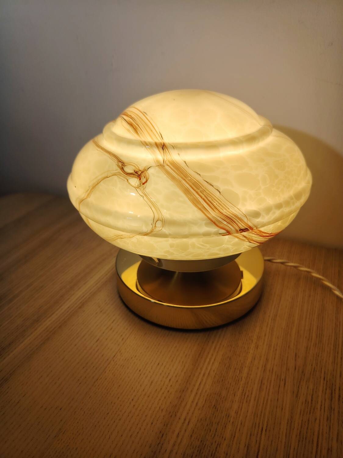 Yellow and brown marbled opaline lamp