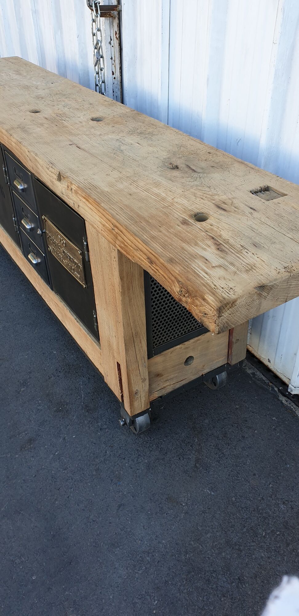 Industrial workbench