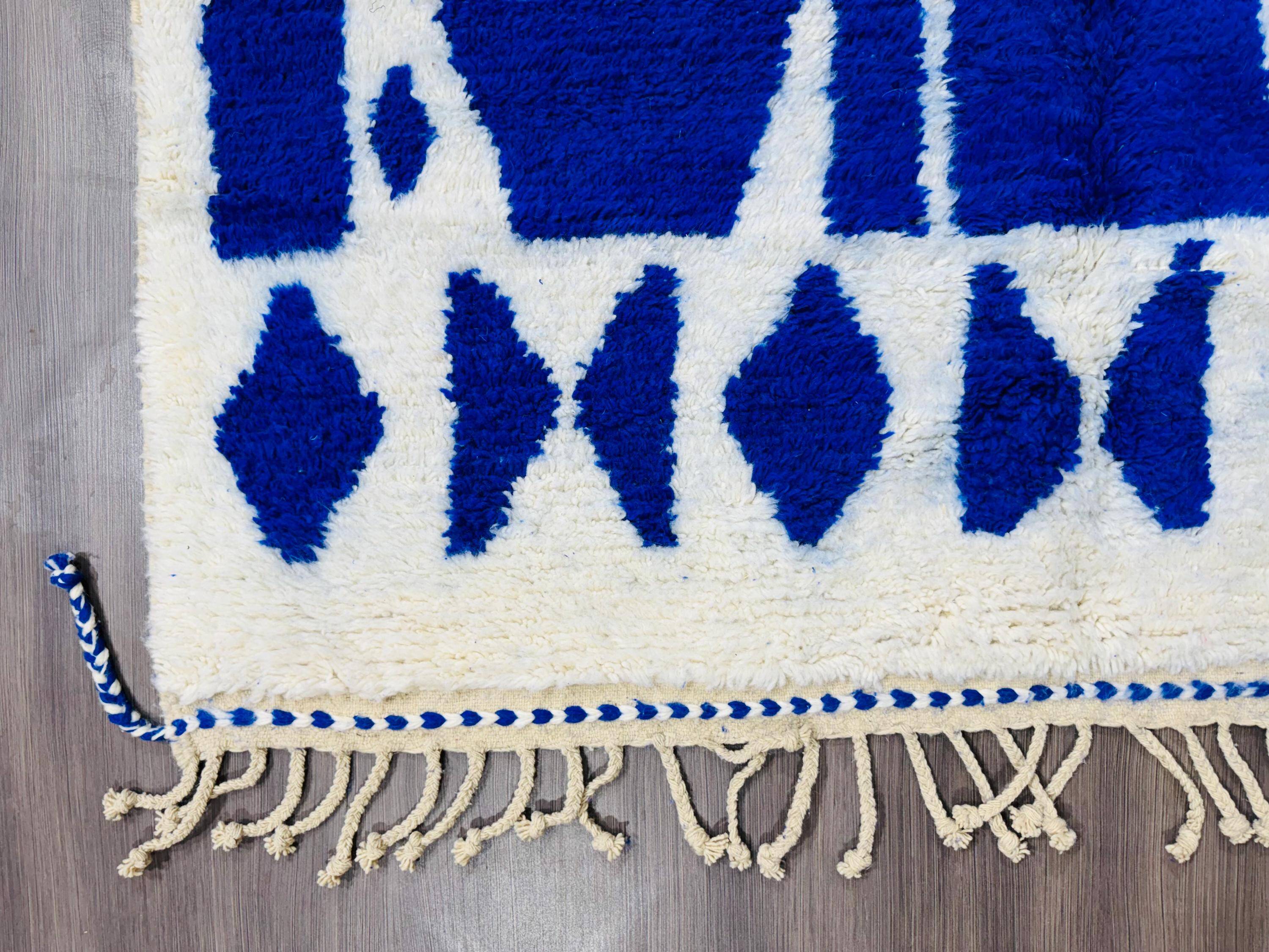 Handmade Berber rug, natural wool, 3x2 m.