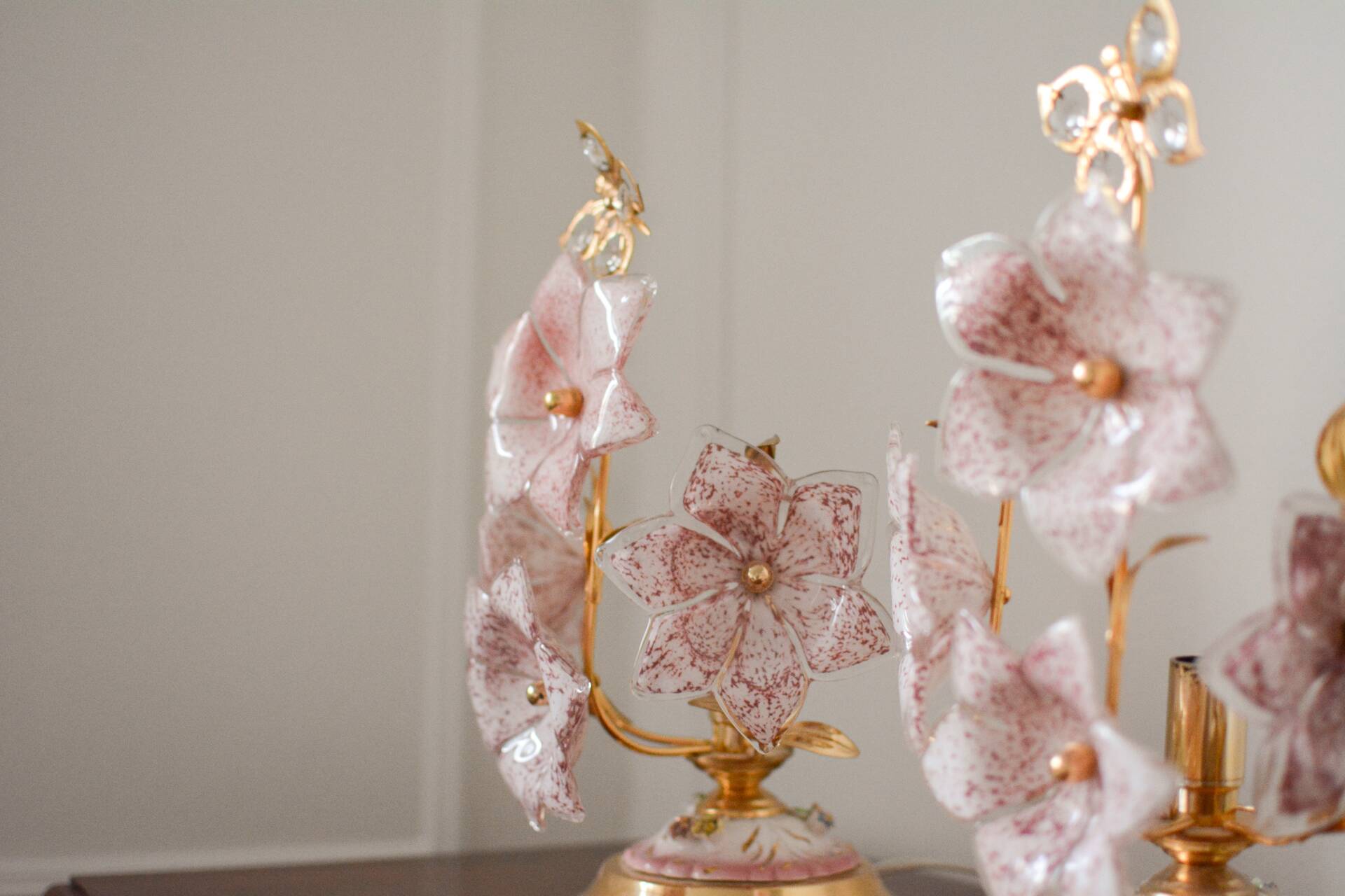 Vintage Murano table lamps, pink blown glass and gold details, pair.