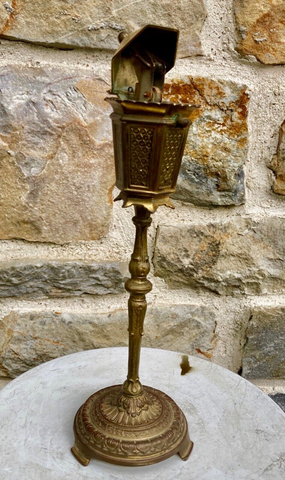 Table lighter antique