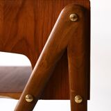 Paire de tables de chevet scandinaves des années 1950 avec étagère