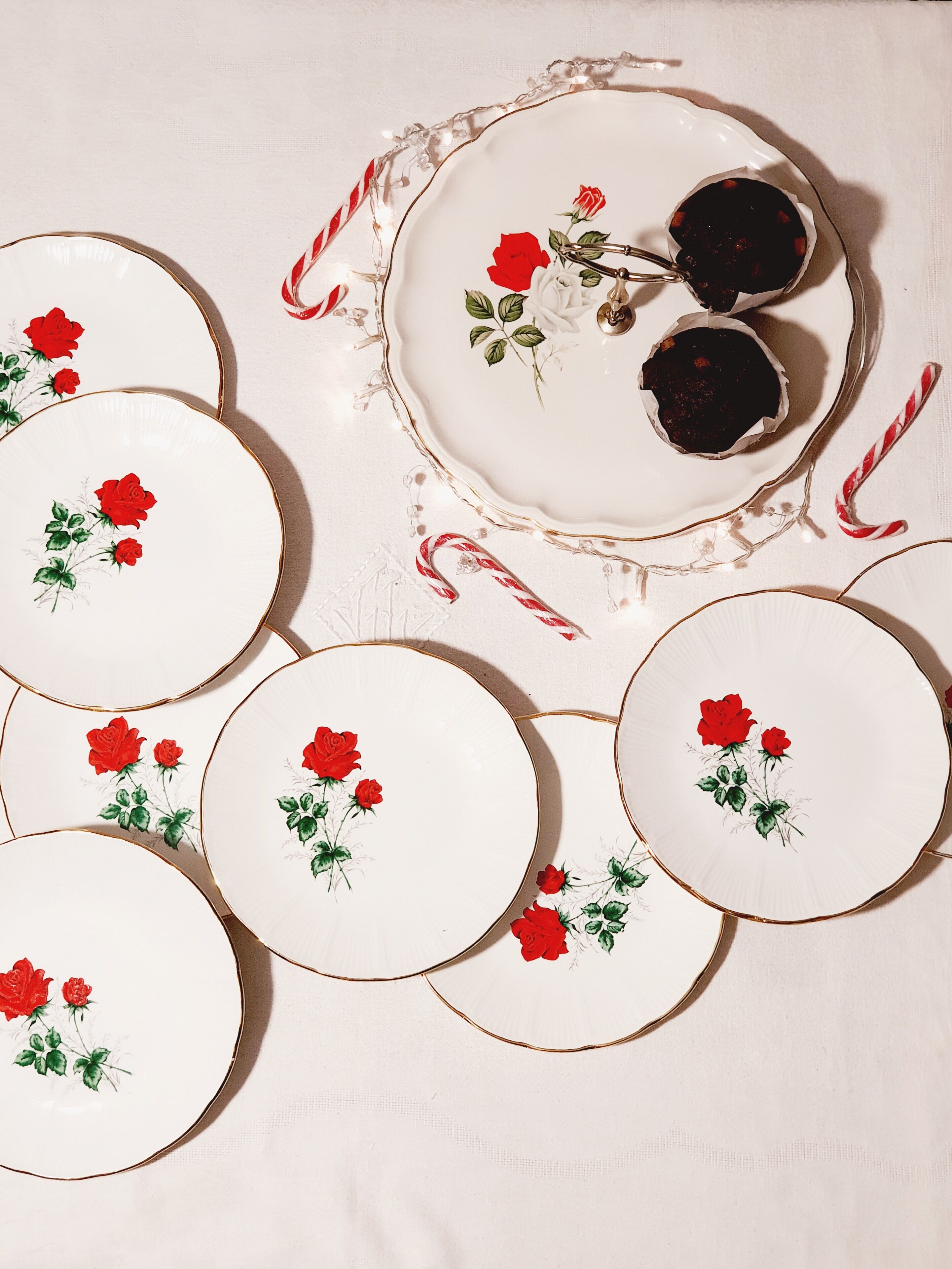Dessert plates Claudia Amandinoise and vintage mandiant