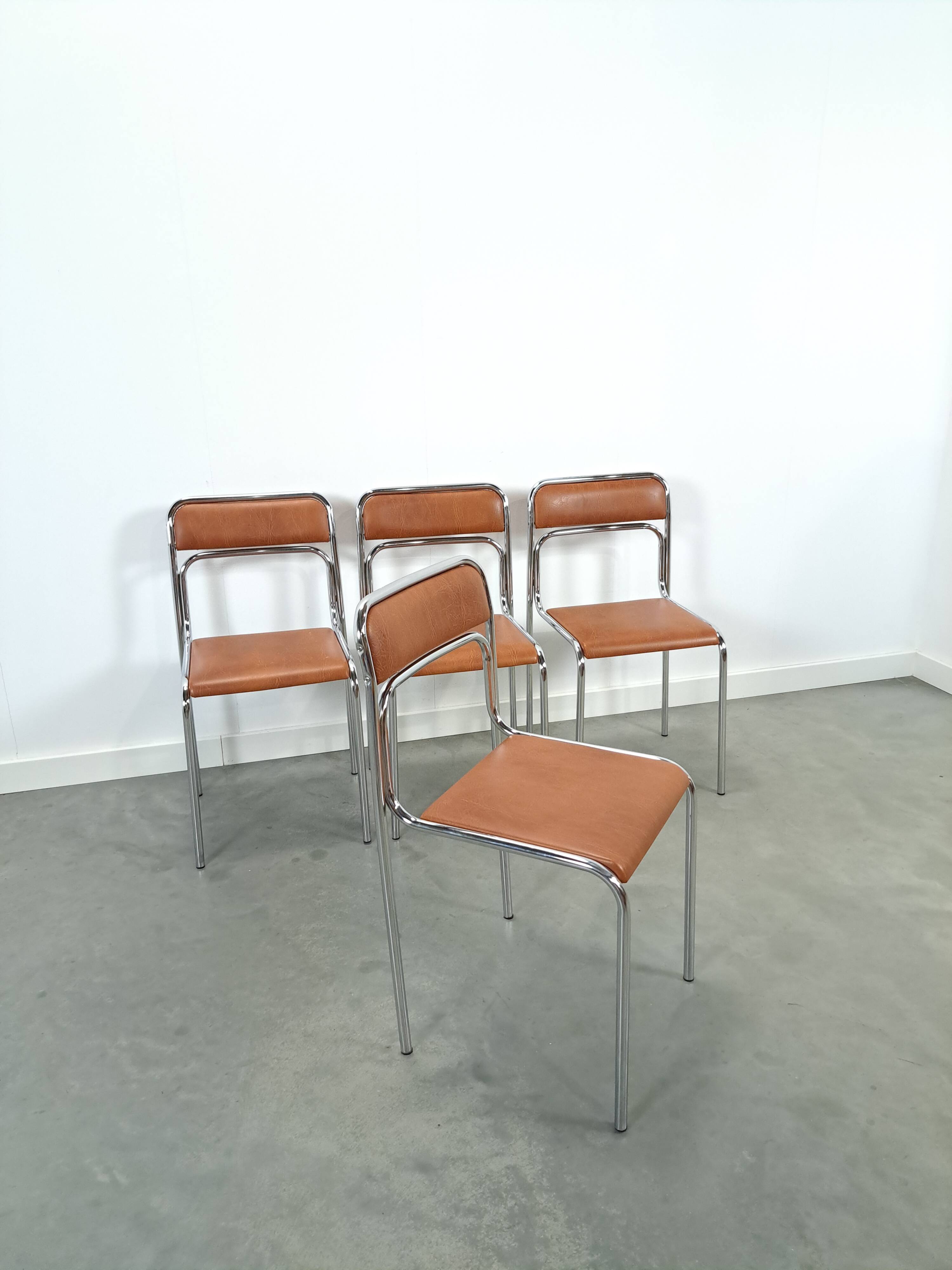 Skai bauhaus chromen Italiaanse buisframe stapelbare stoel