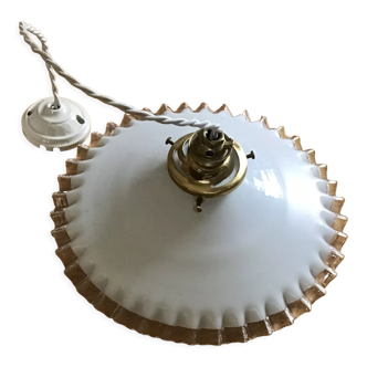Opaline suspension