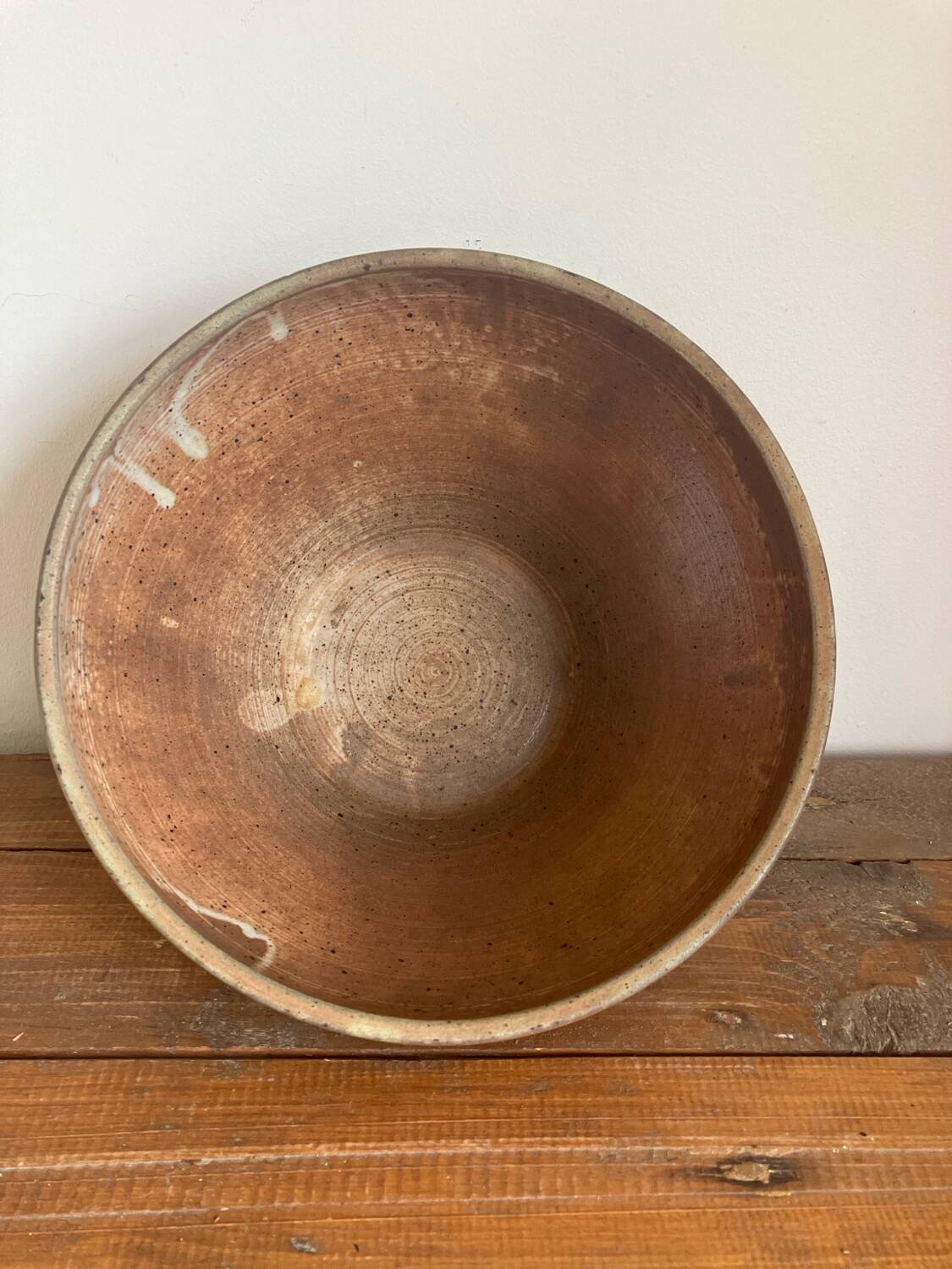 Stoneware salad bowl
