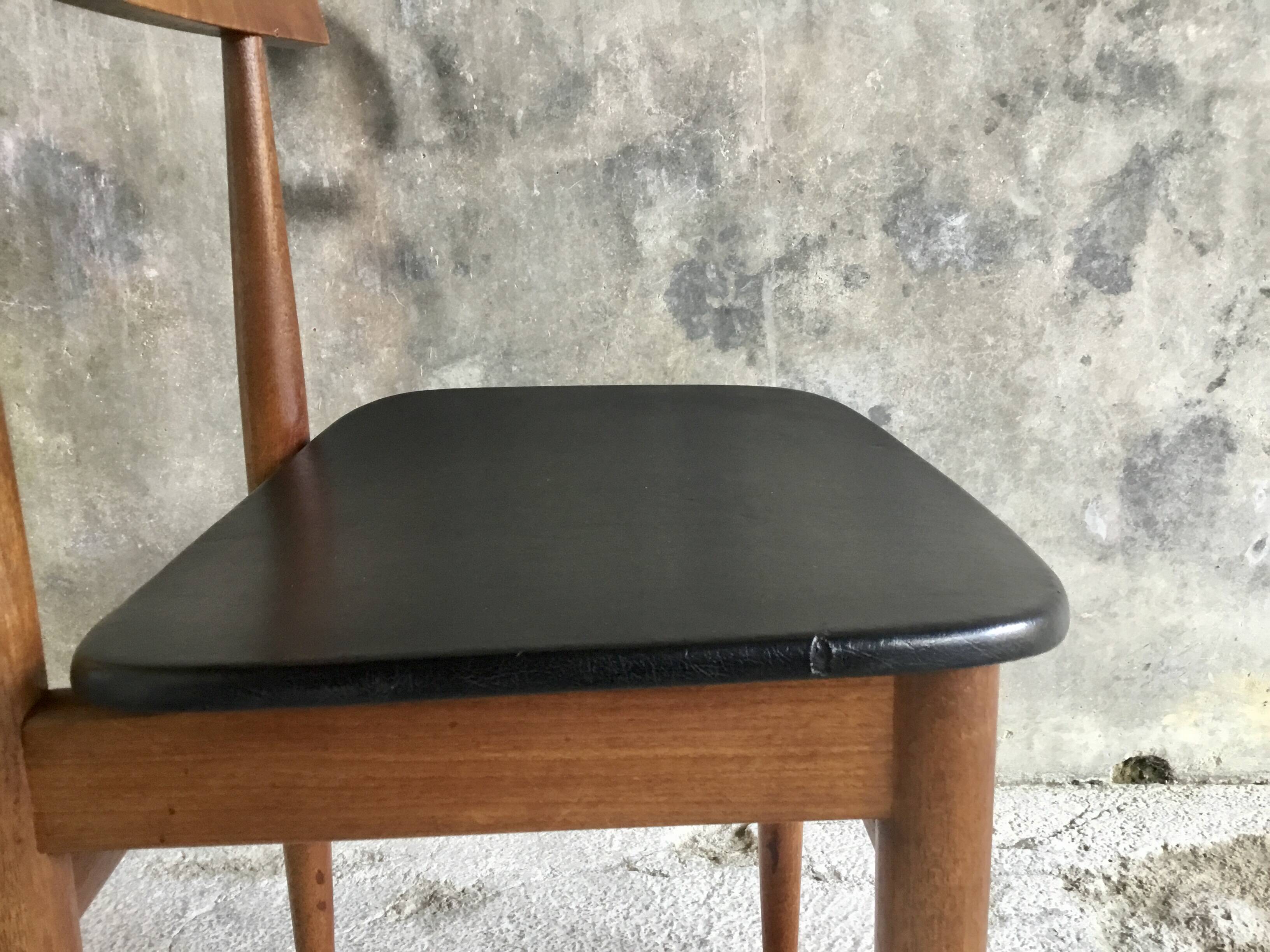 Pair of Scandinavian chairs by Hans Olsen for Frem Rojle - 1960s