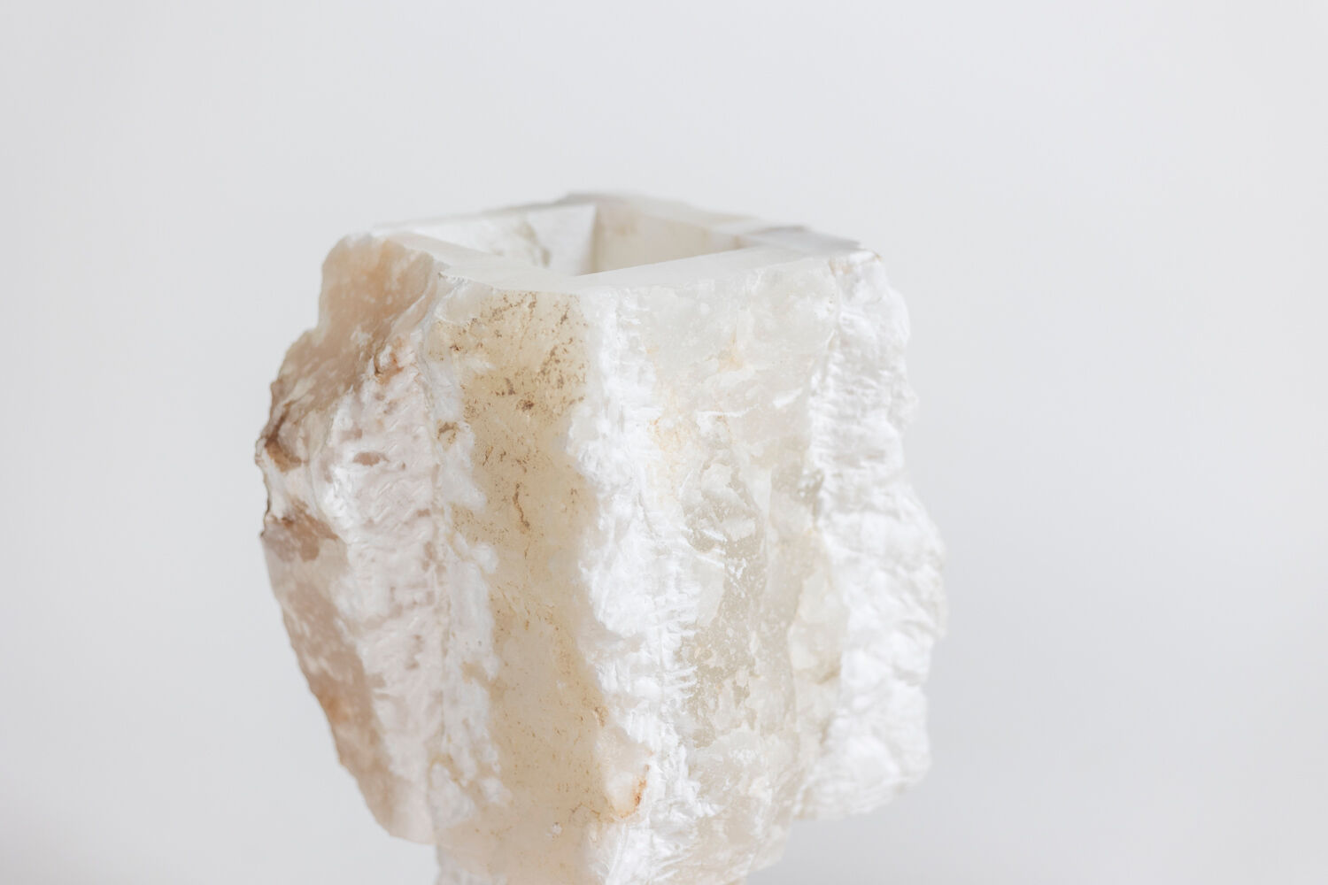 Pair of alabaster lamps, contemporary work