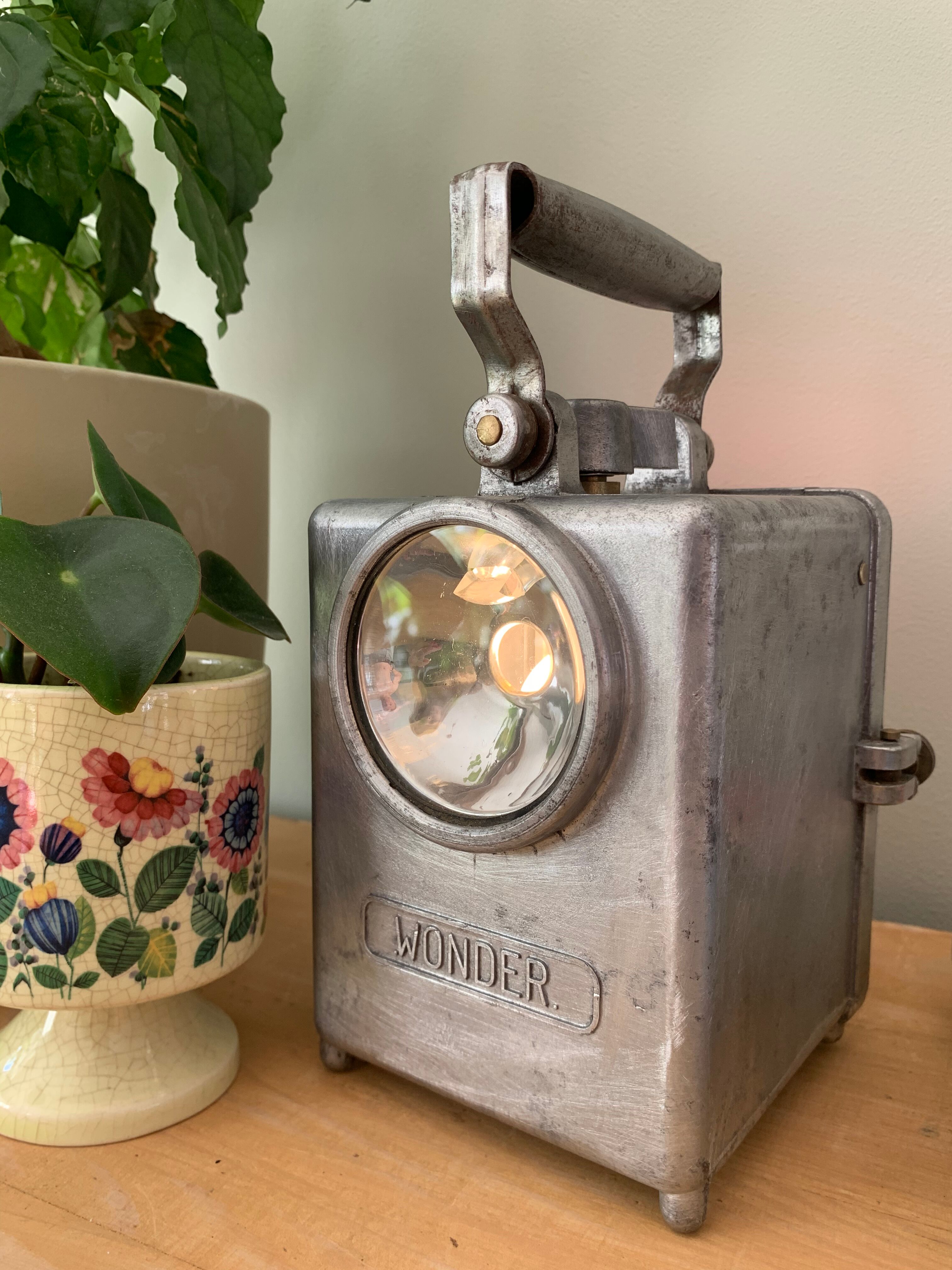 Electrified wonder lamp