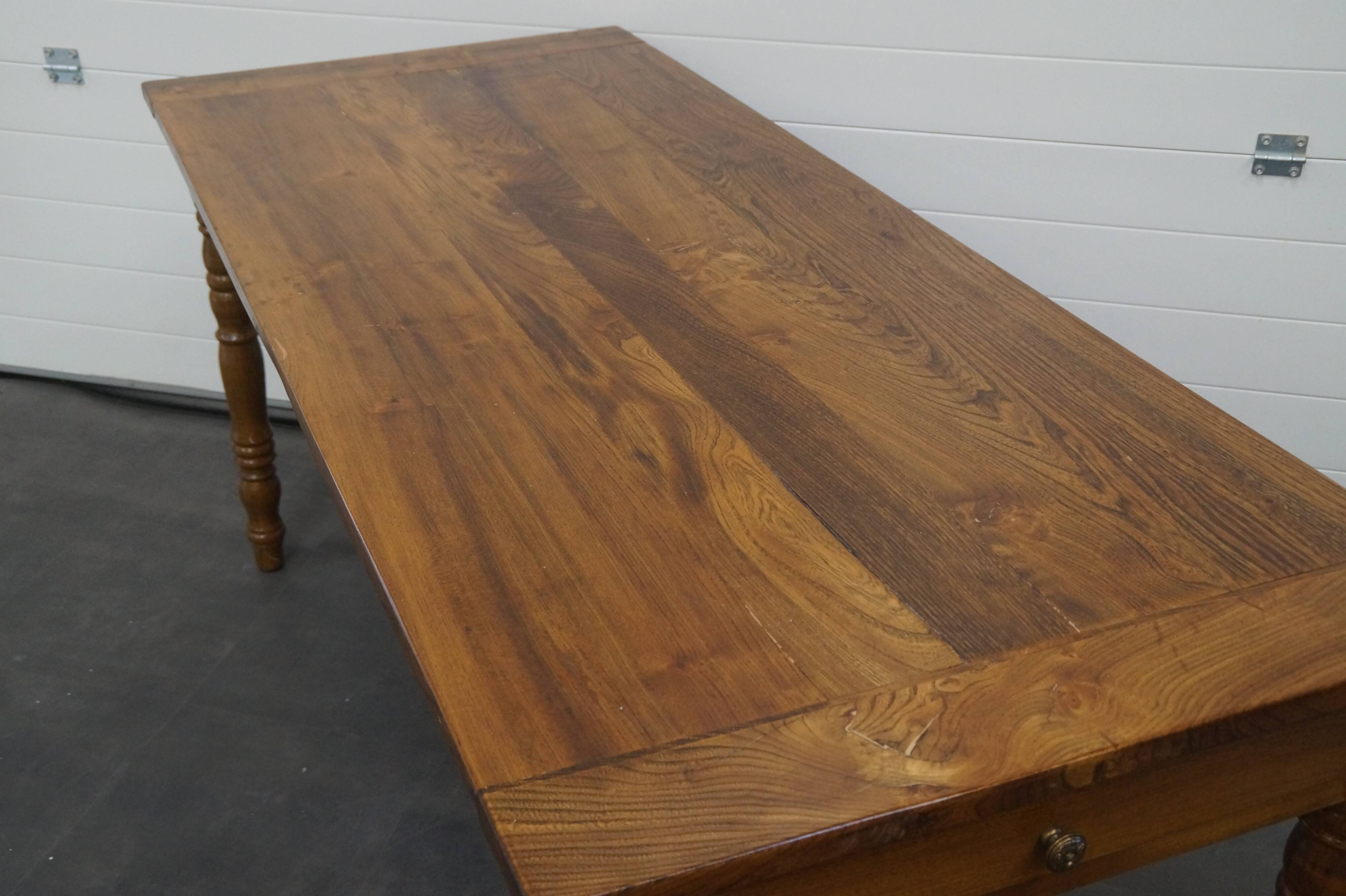 Table de ferme en orme massif
