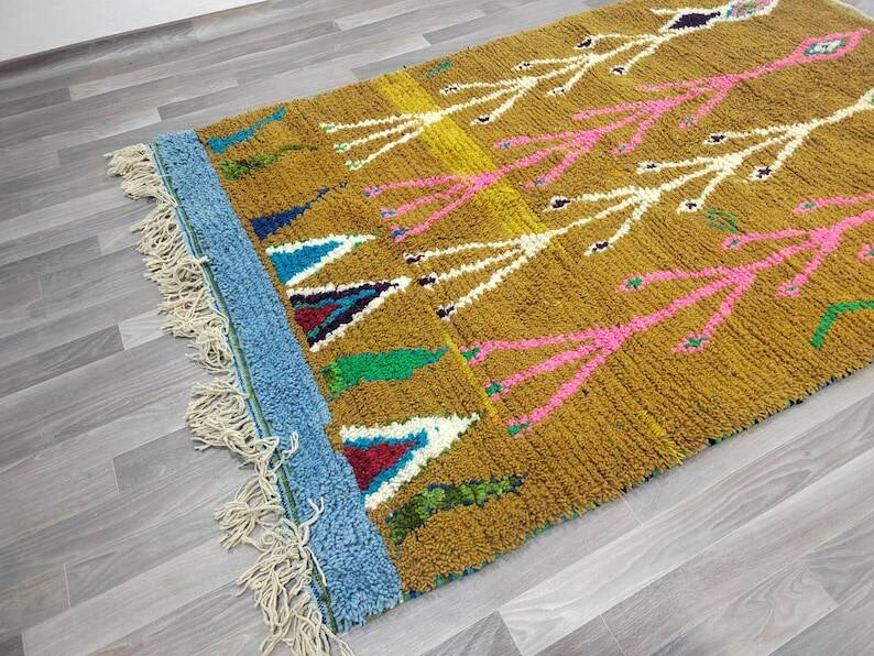 Traditional Moroccan rug 250cm x 150cm