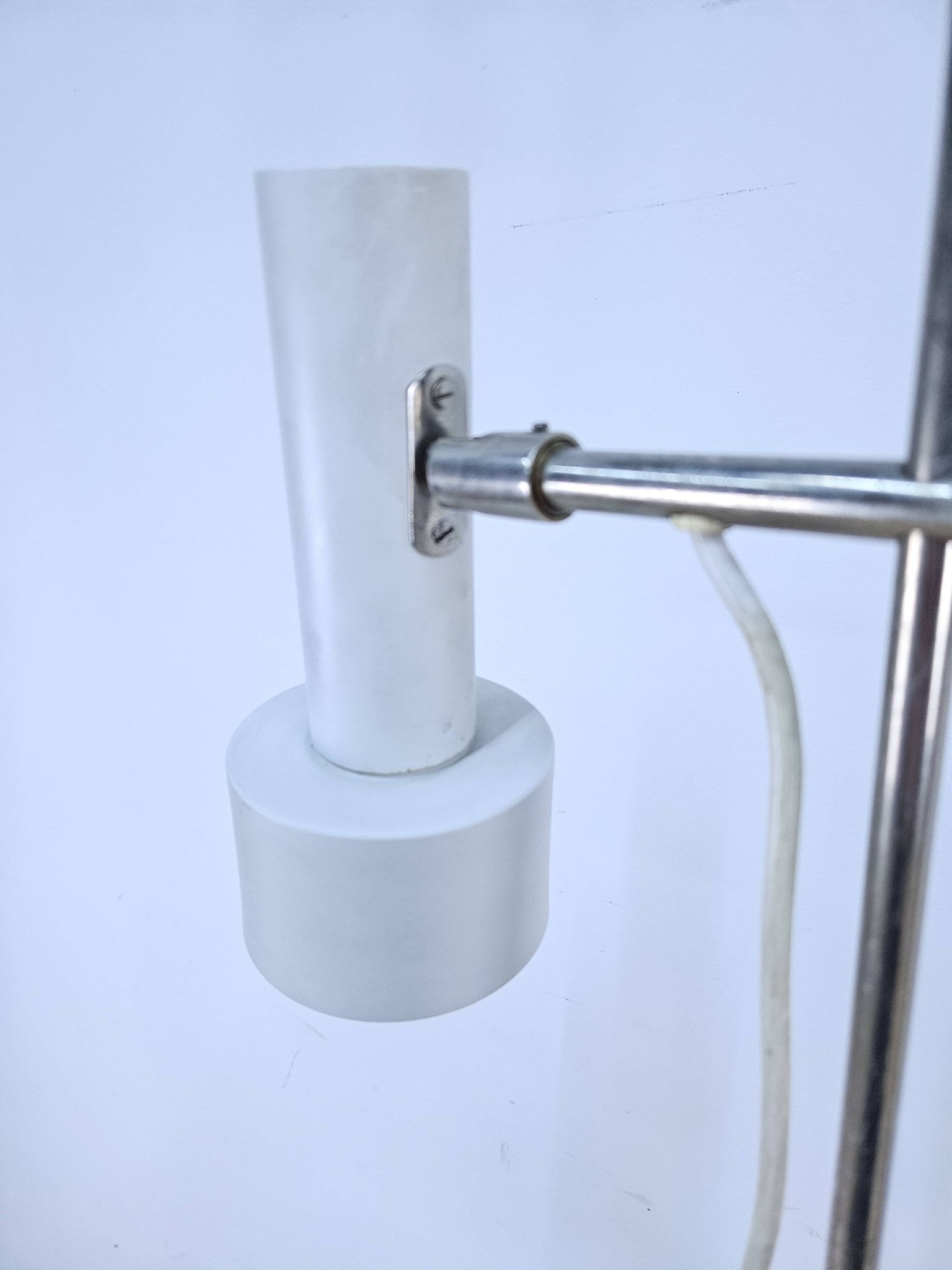 Lampe de sol blanche, Allemagne, années 1960.