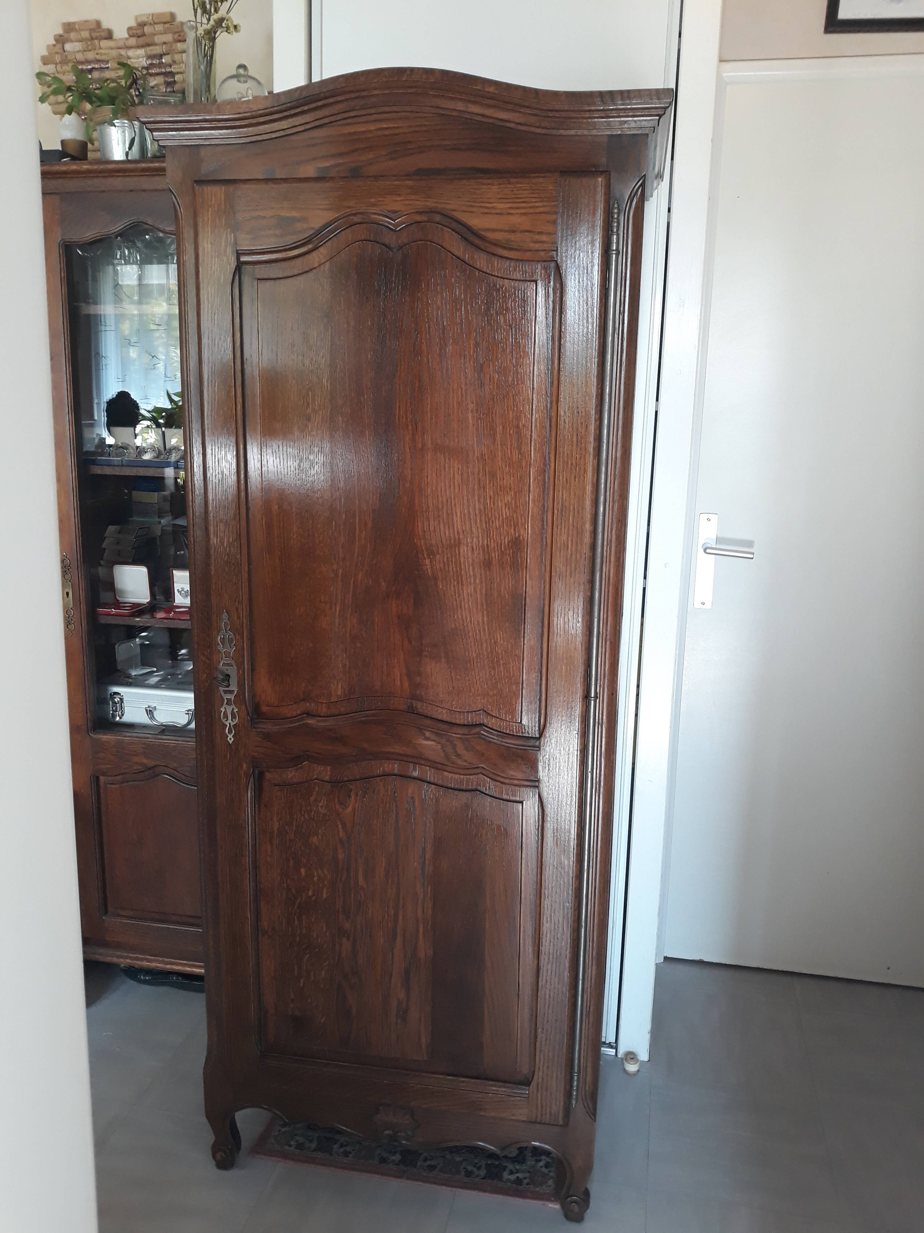 Armoire type bonnetière