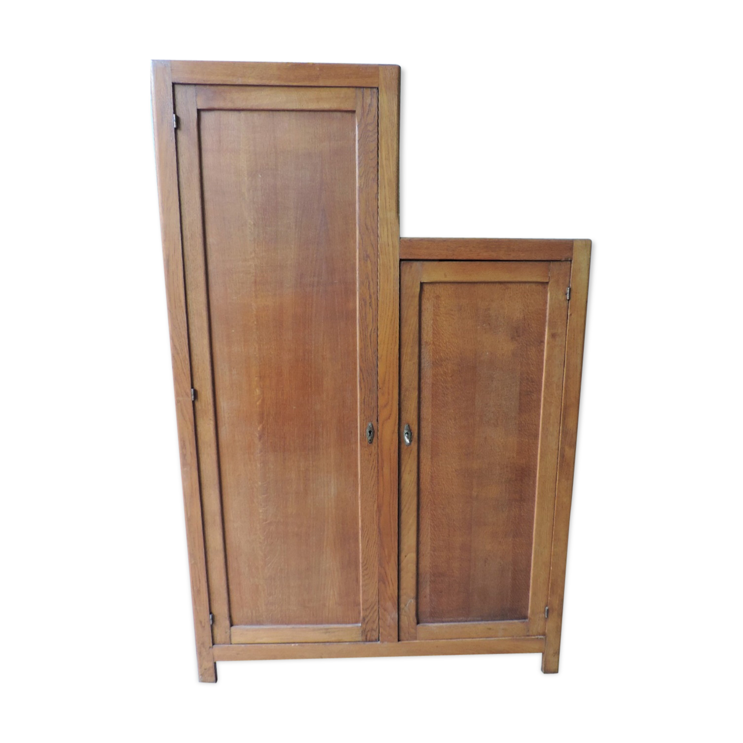 Asymmetrical parisian wardrobe