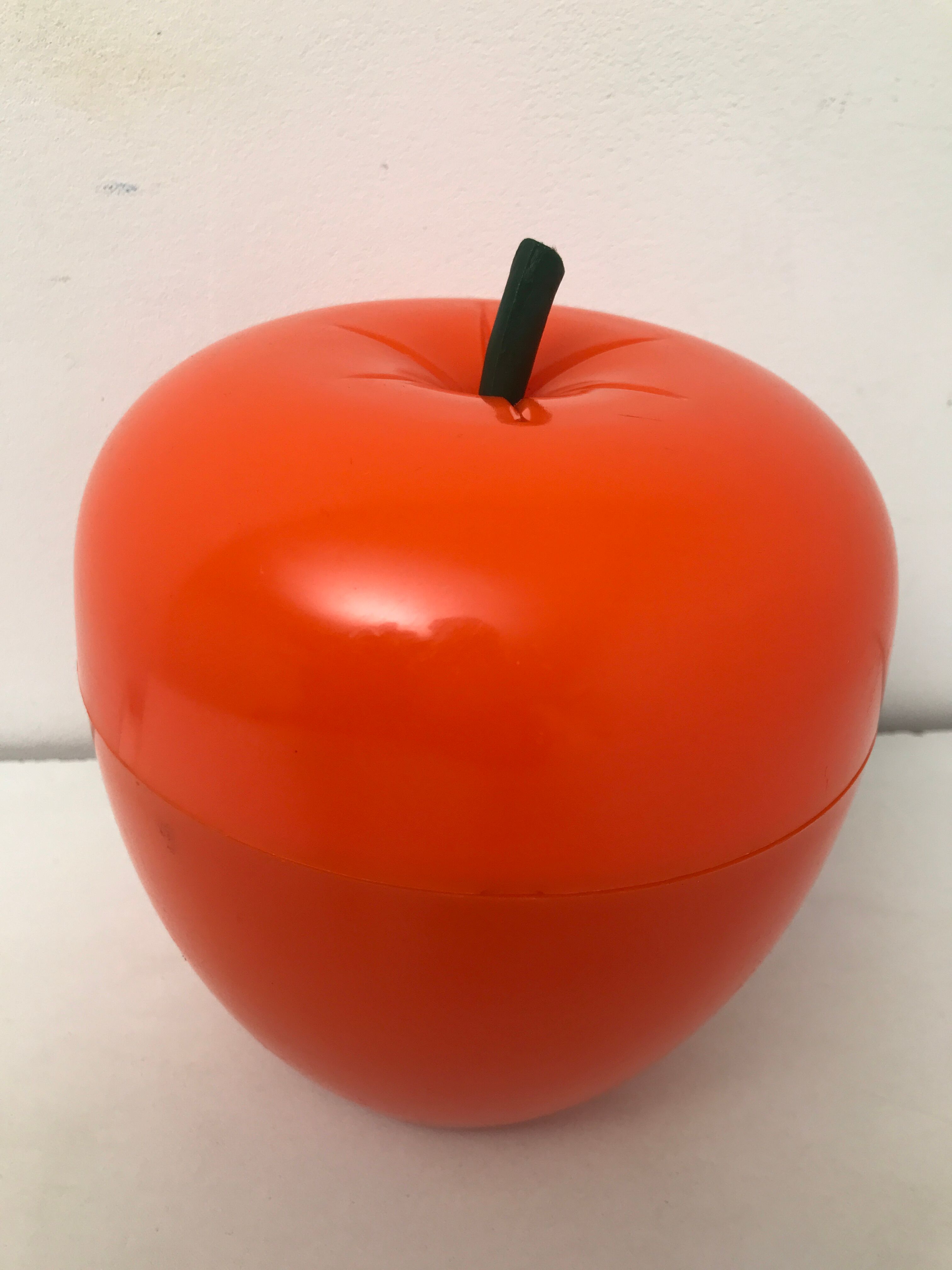 Apple-shaped ice bucket 50s-60s