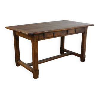 Subtle antique French dining table with 2 drawers from the early 19th century, beautiful appearance