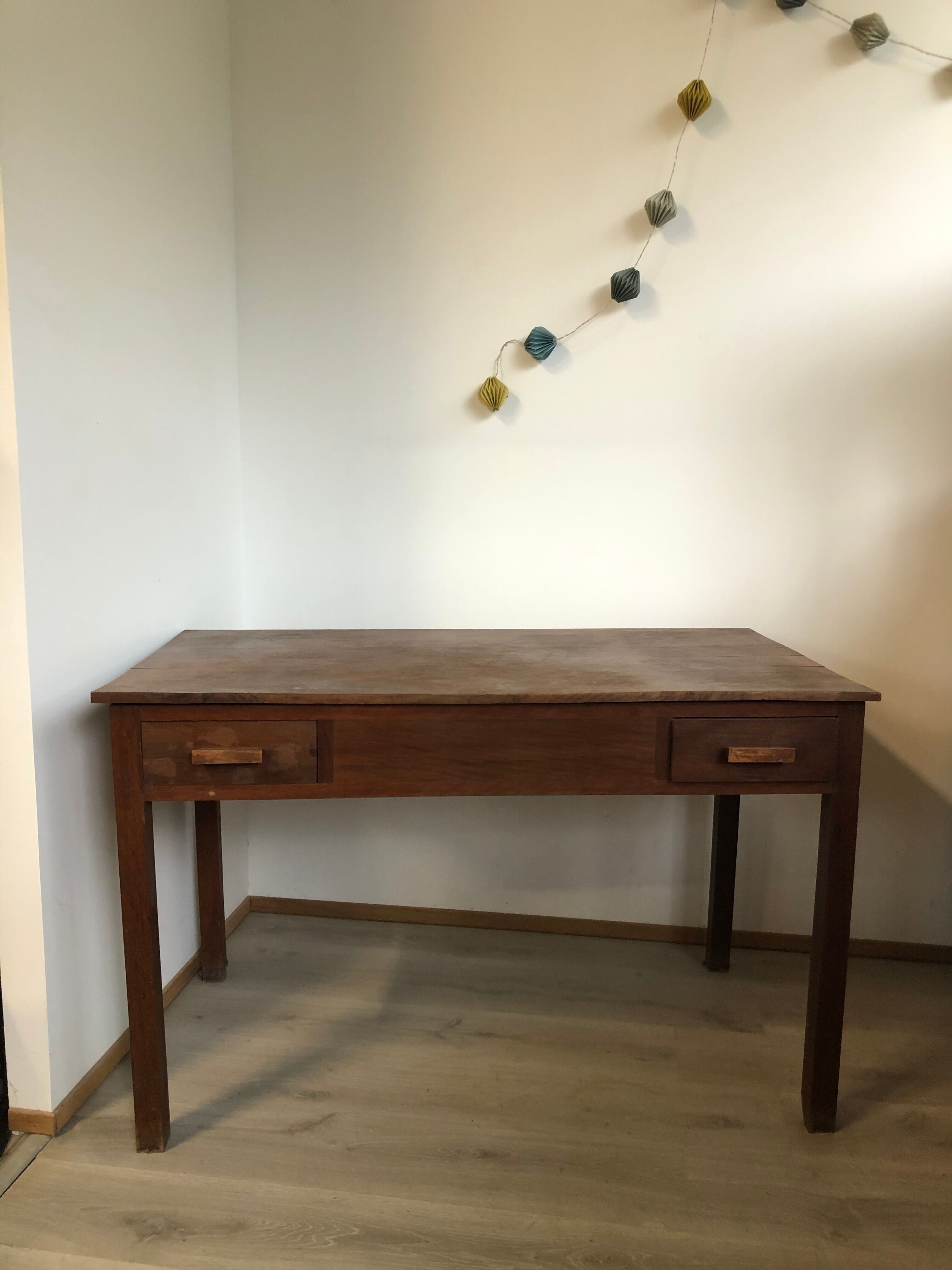 Bureau colonial années 50 en palissandre de Madagascar