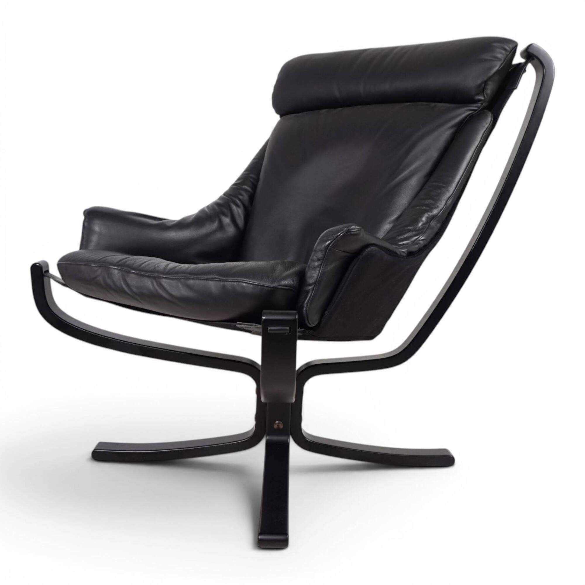 Poltrona Frau Viking Leather Lounge Chair by Sigurd Resell, 1970