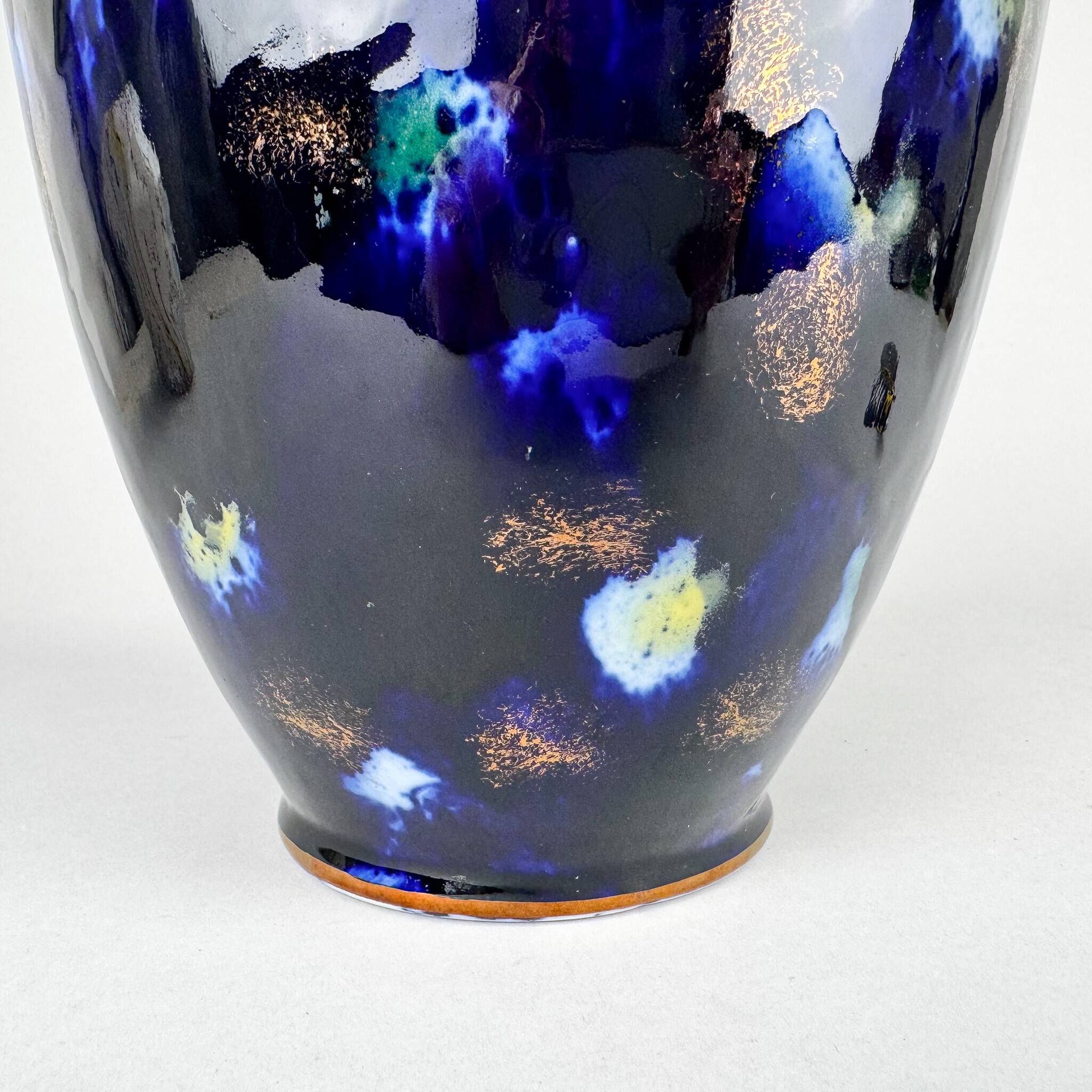Vase en porcelaine cobalt des années 1970 par Wallendorf, Allemagne