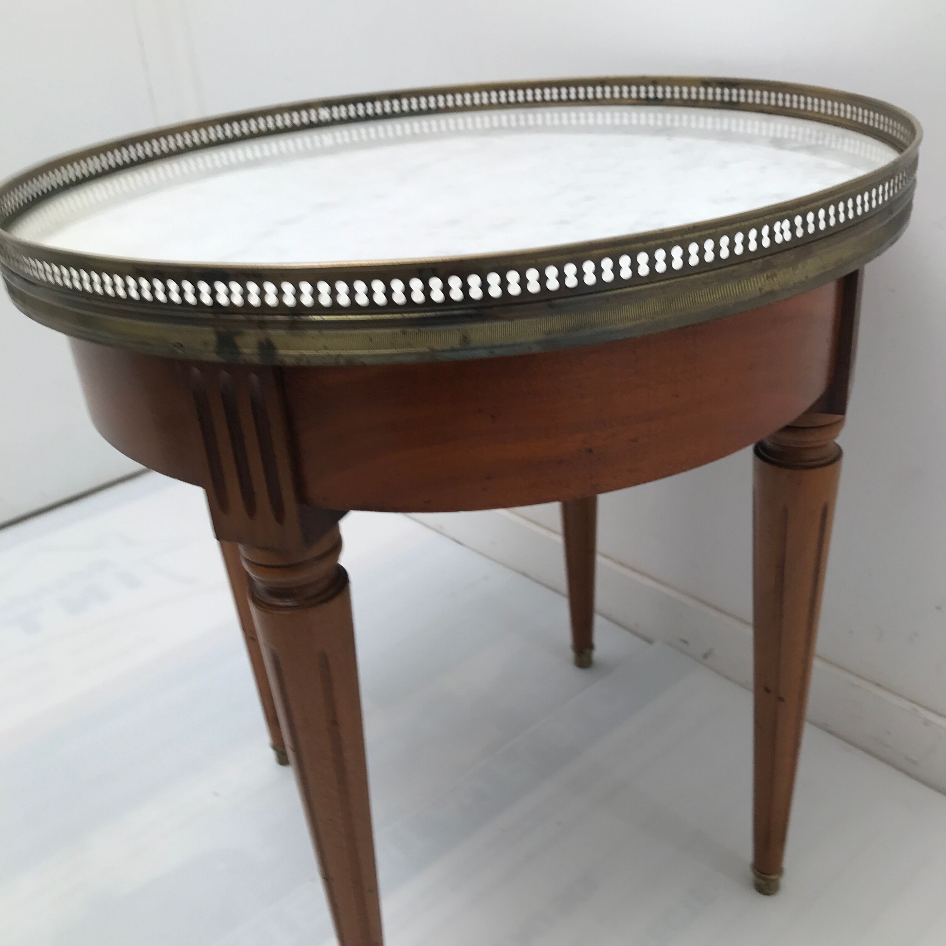 Coffee table -Guéridon "bouillotte" louis XVI style