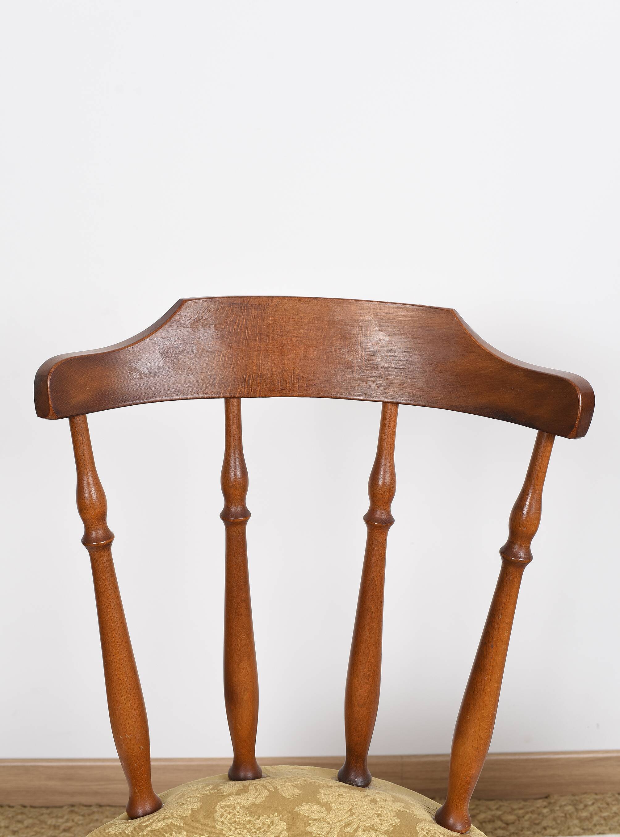 Pair of chairs in turned wood and fabric, vintage, dating from 1960.