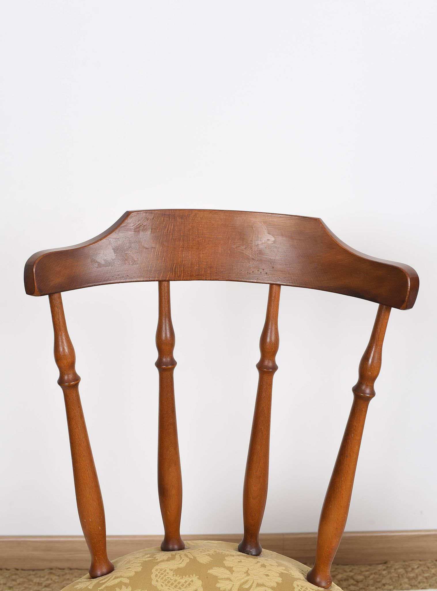 Pair of chairs in turned wood and fabric, vintage, dating from 1960.