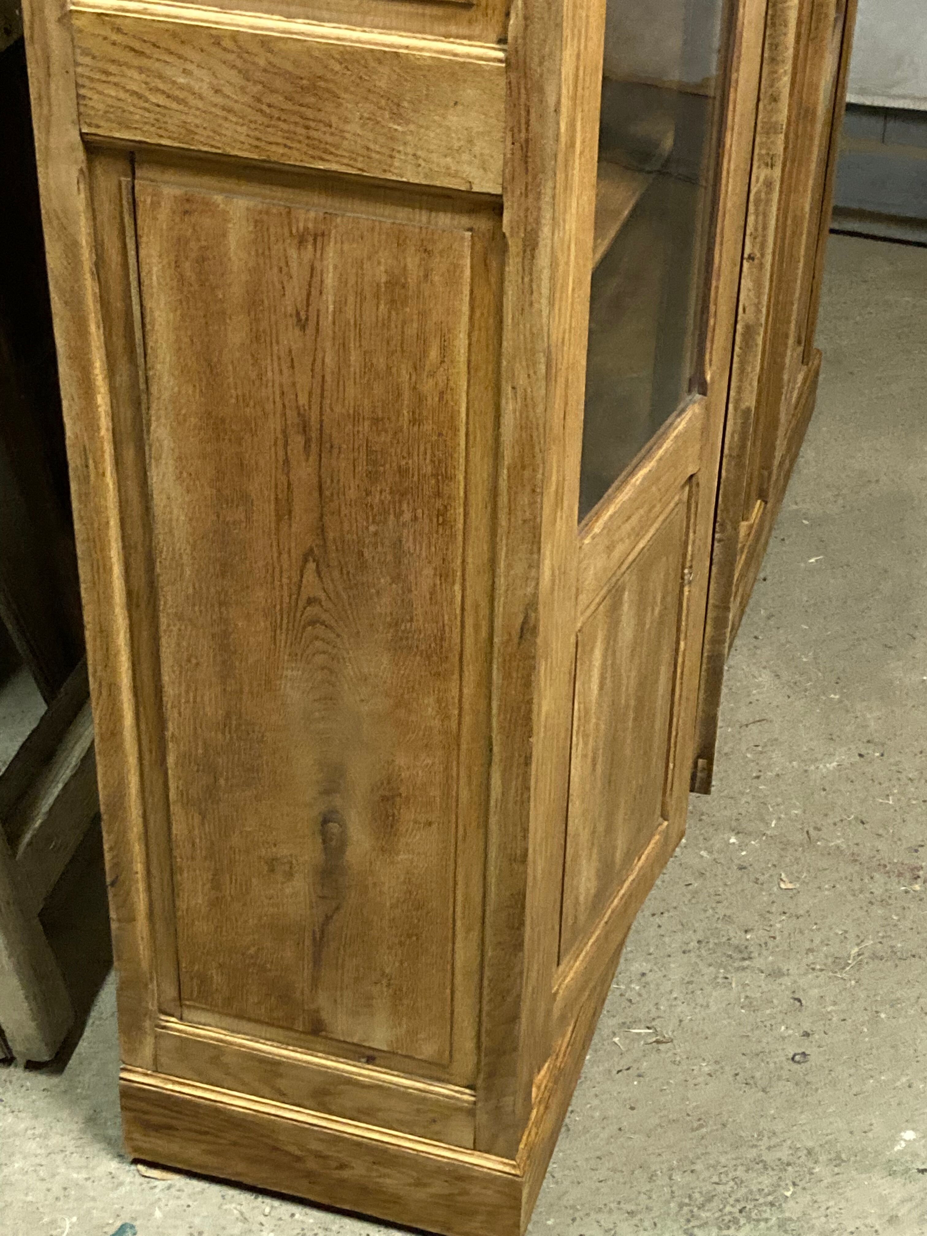 Bookcase 3 oak doors