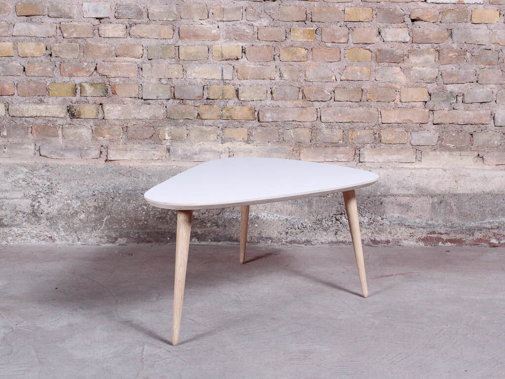 Classic tripod coffee table