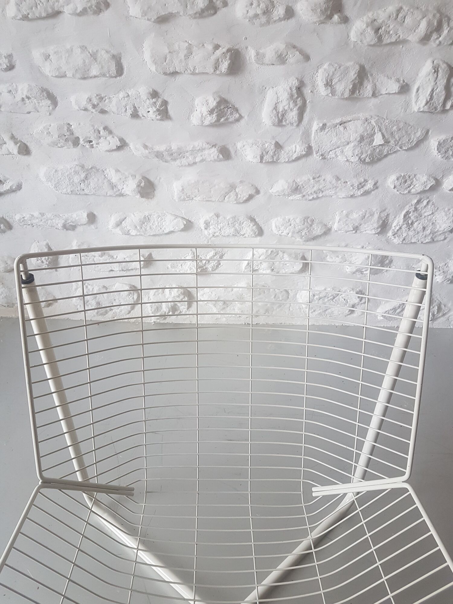 Fauteuil en métal chauffeuse Jarpen de Niels Gammelgaard
