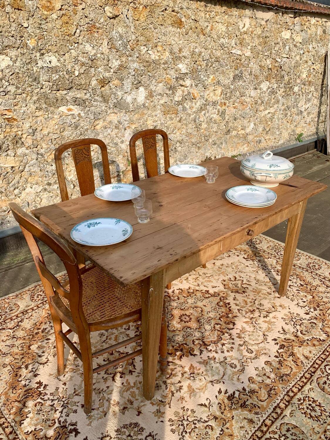 Farm table