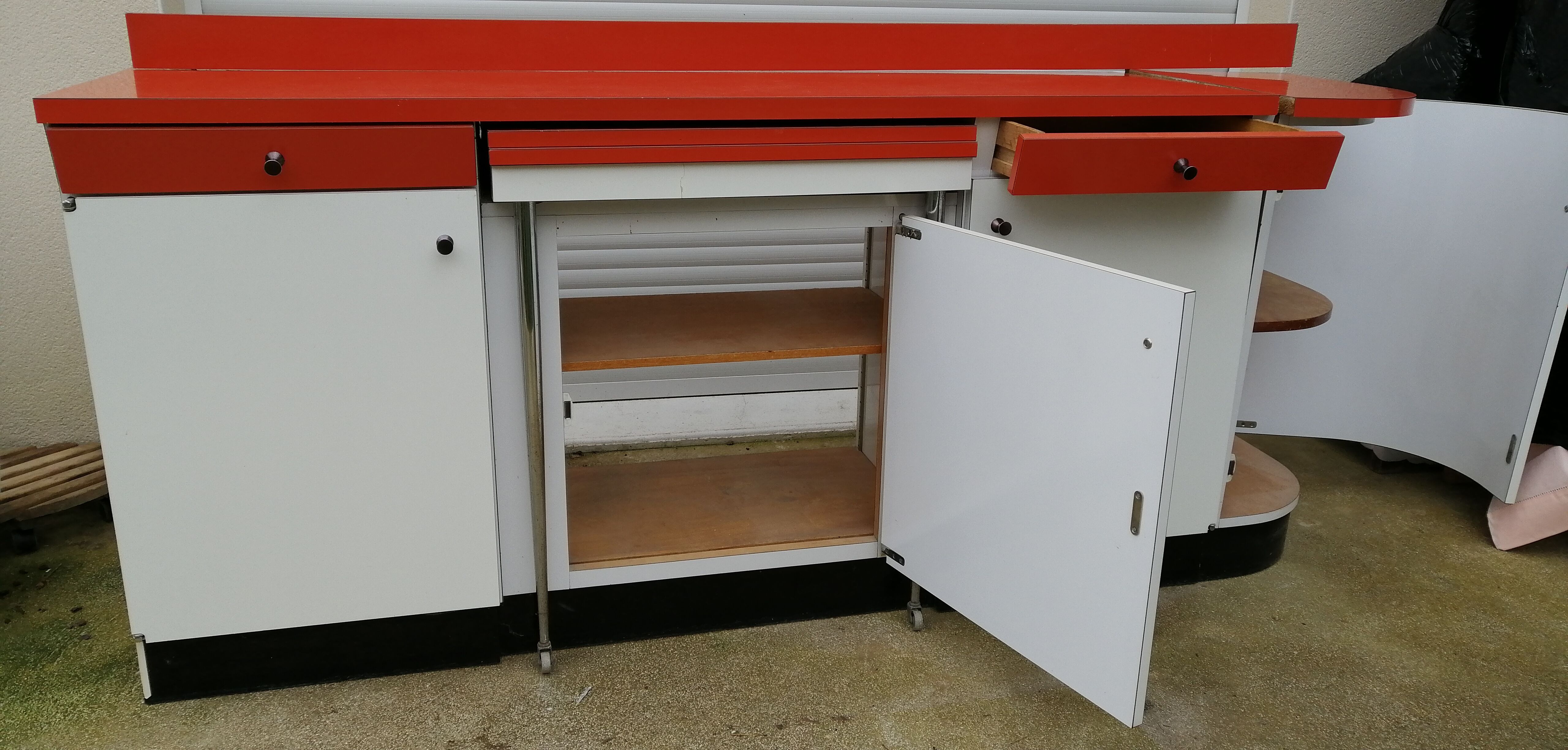 Formica sideboard with its 70' retractable table