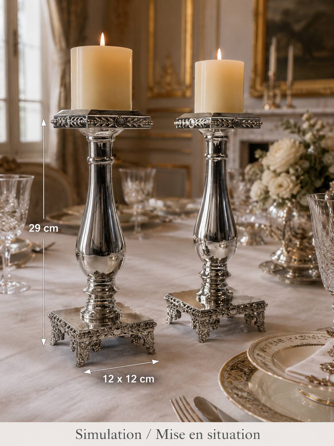 Paire de flambeaux style Louis XVI en métal argenté à plateformes 29 cm